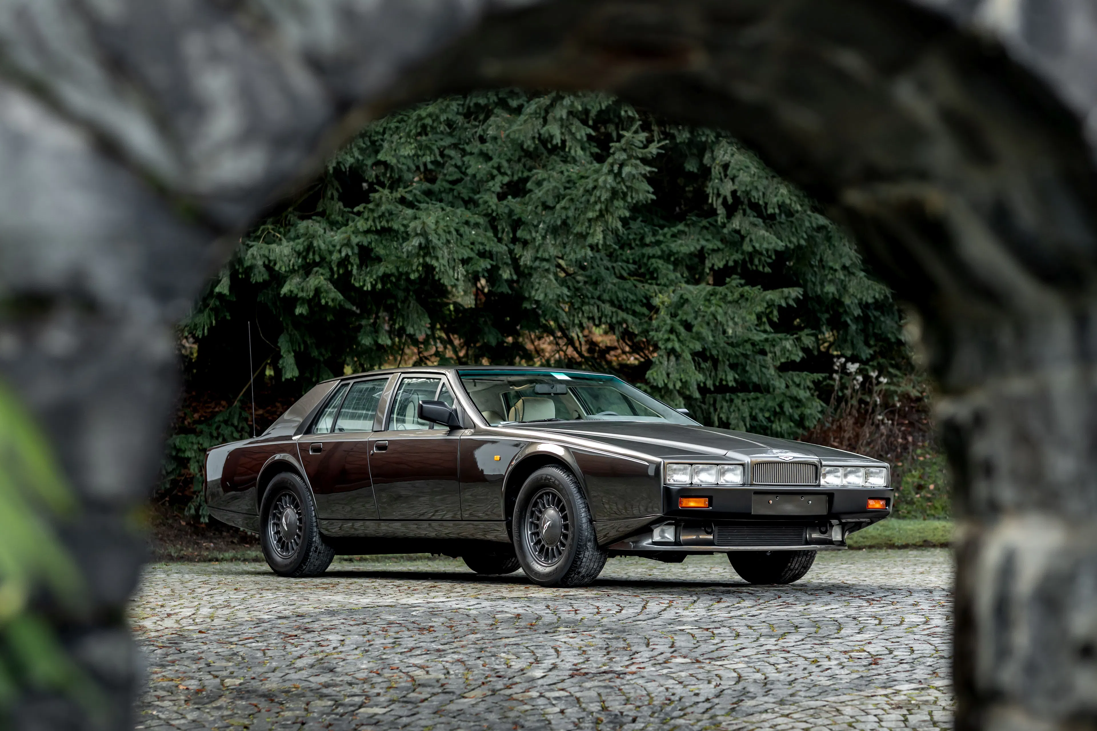 1989 Aston Martin Lagonda 2026-01-27