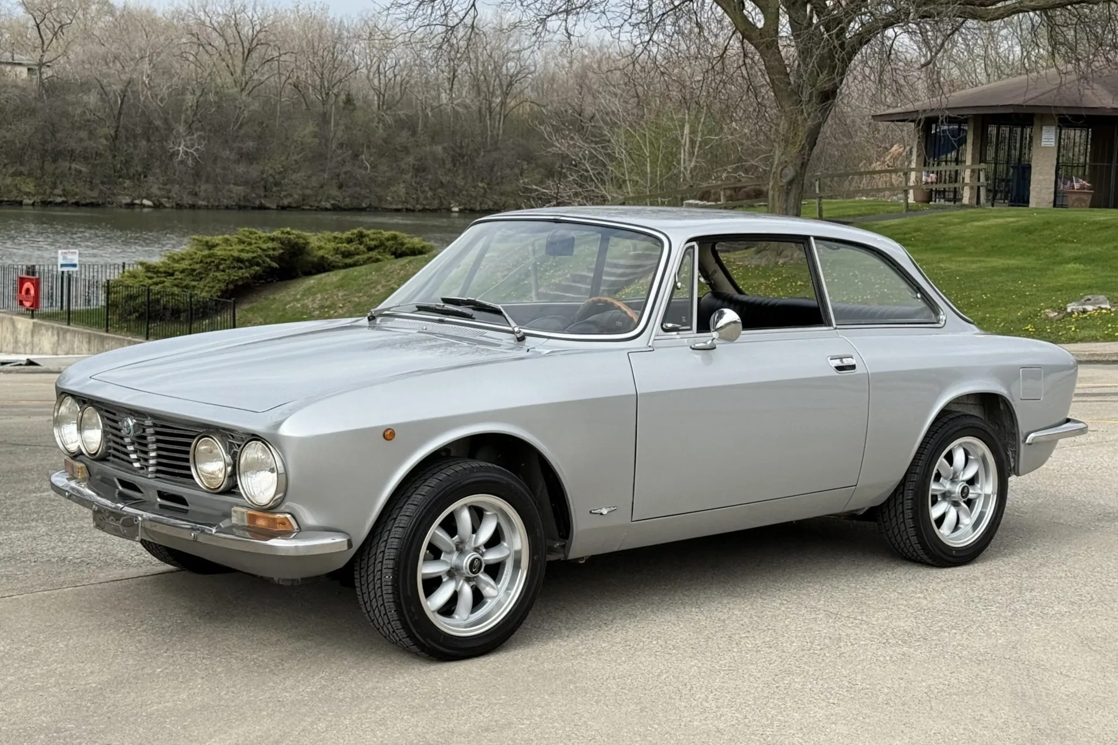 Alfa Romeo Alfetta GT 1975 – Miniature 1/18 Cult Models – Résine Verte