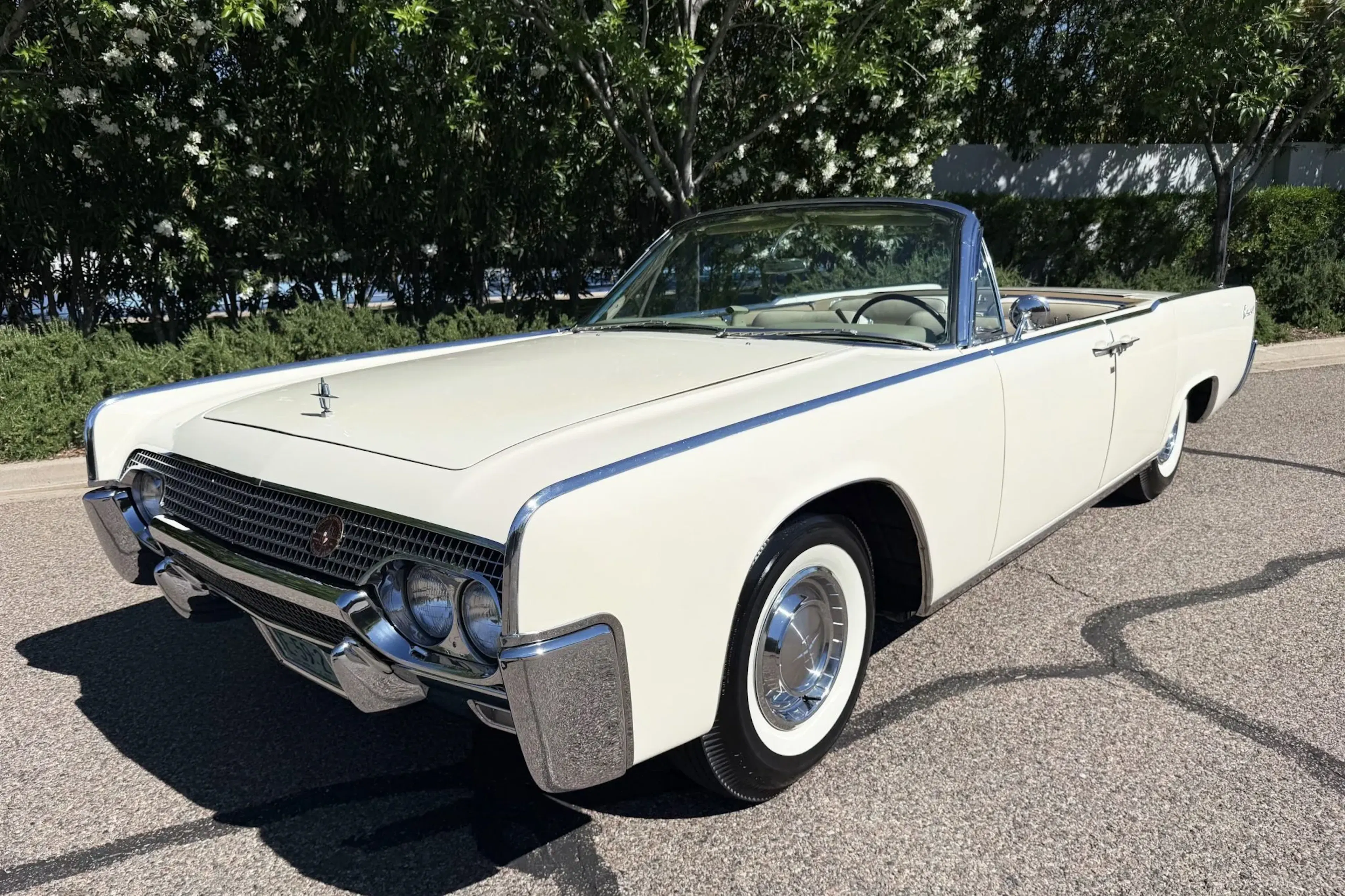 1961 Lincoln Continental 2026-04-10