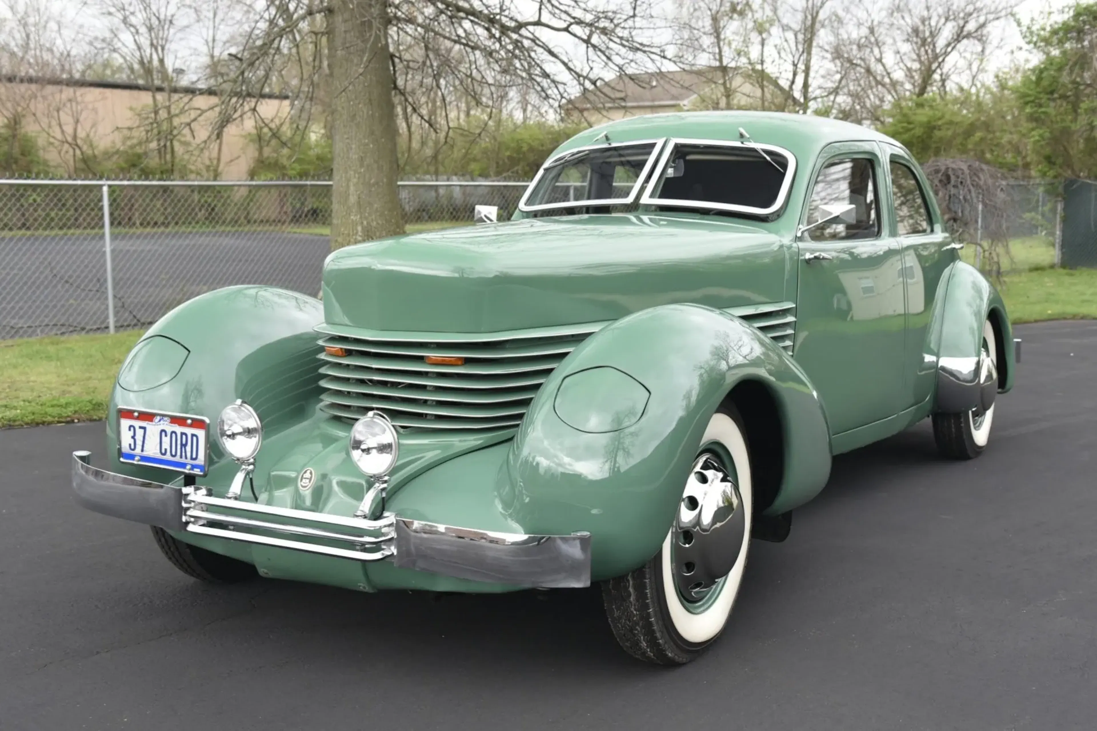 1937 Cord 812 2026-04-17
