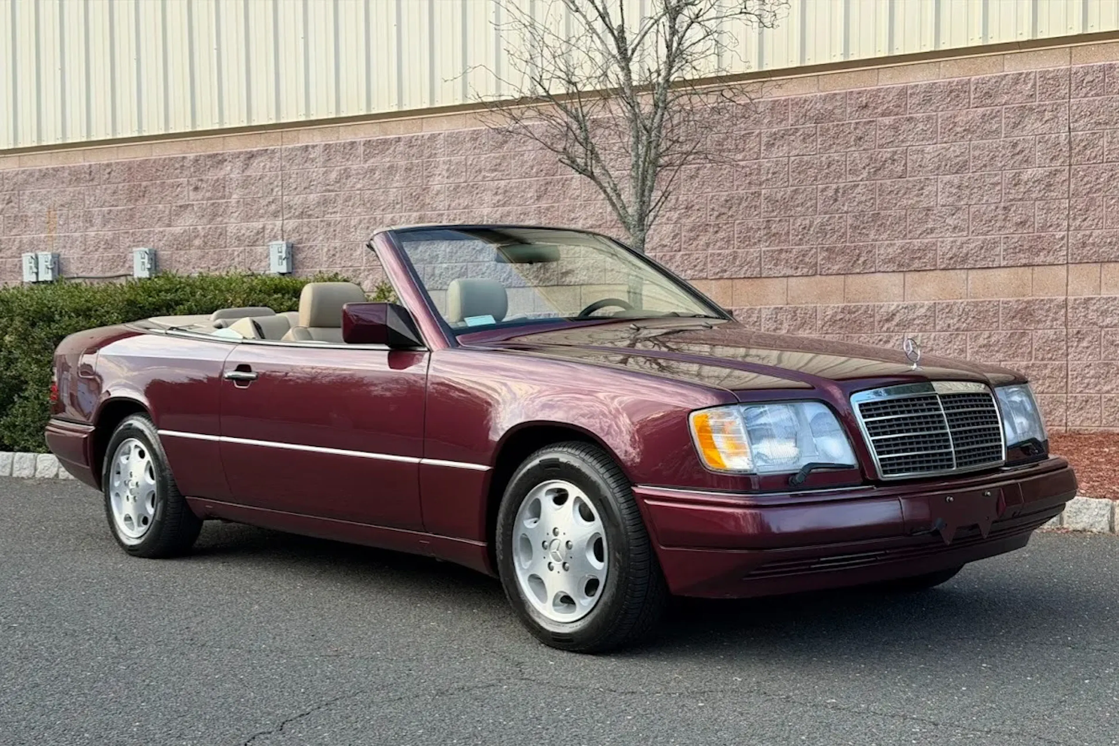 1995 Mercedes-Benz E320 2026-04-28