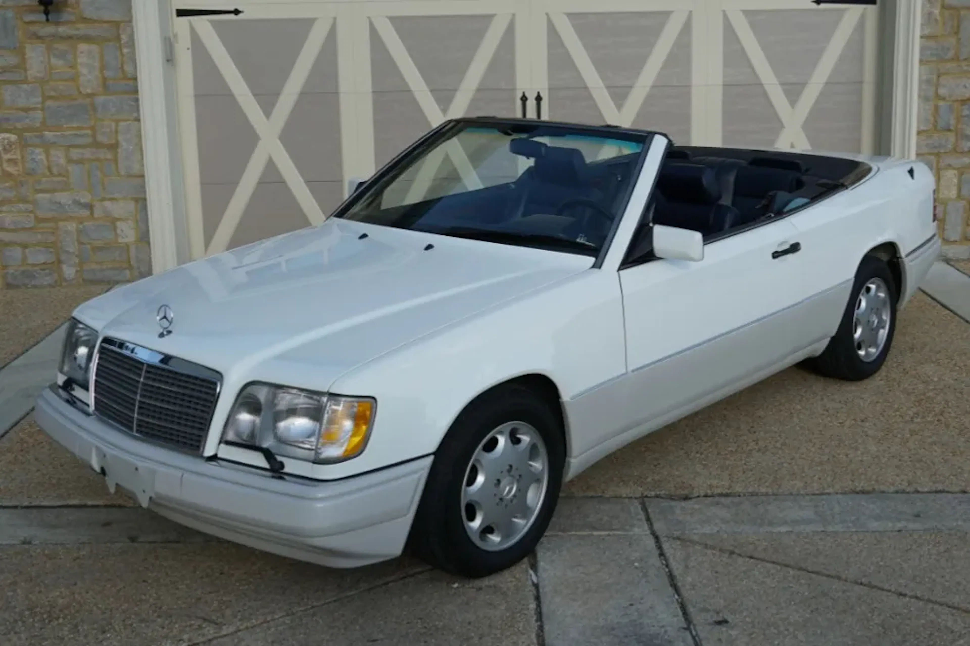 1994 Mercedes-Benz E320 2026-04-29