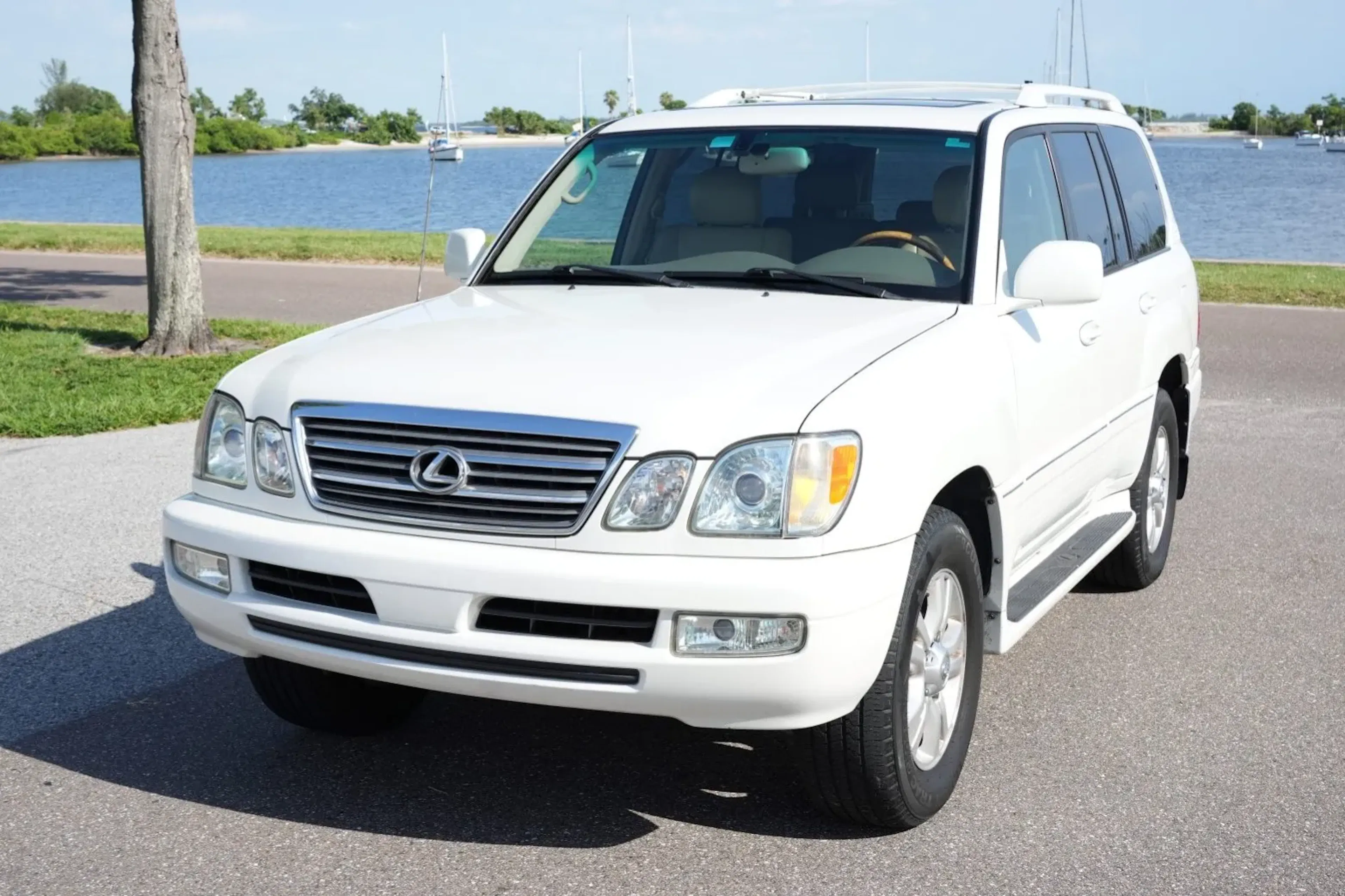 2004 Lexus LX470 VIN JTJHT00W343542869 | Hagerty Valuation Tools®