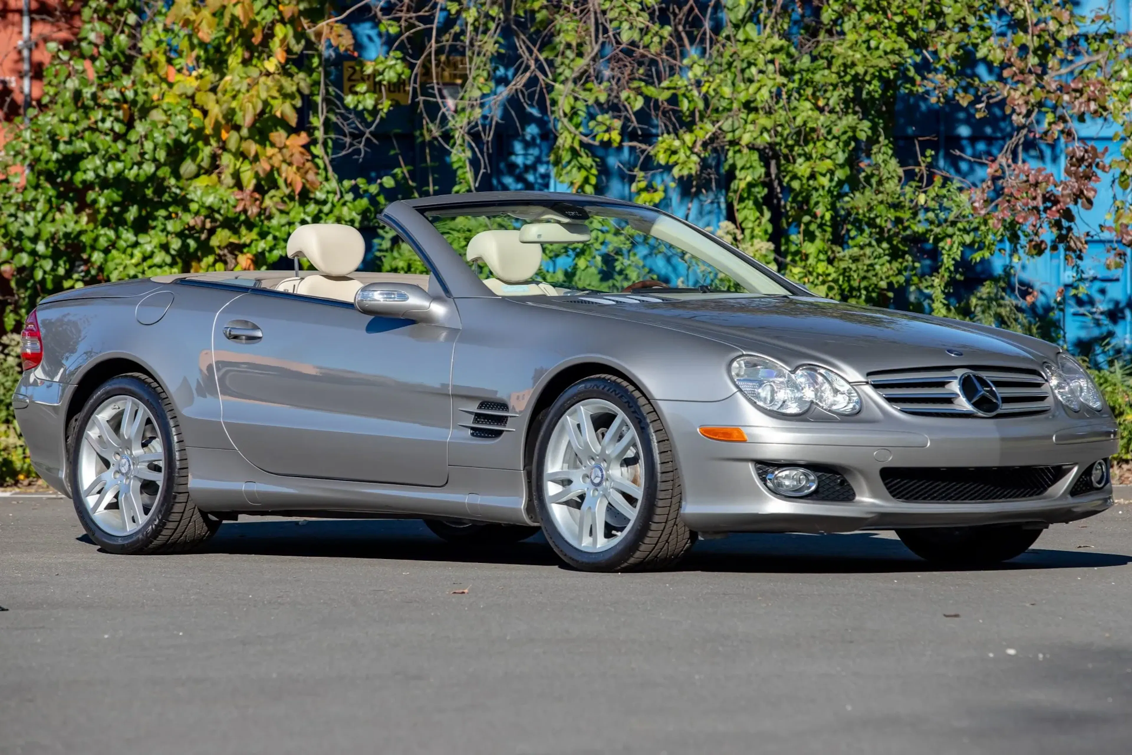 2008 Mercedes-Benz SL550 VIN WDBSK71F68F137224 | Hagerty Valuation Tools®
