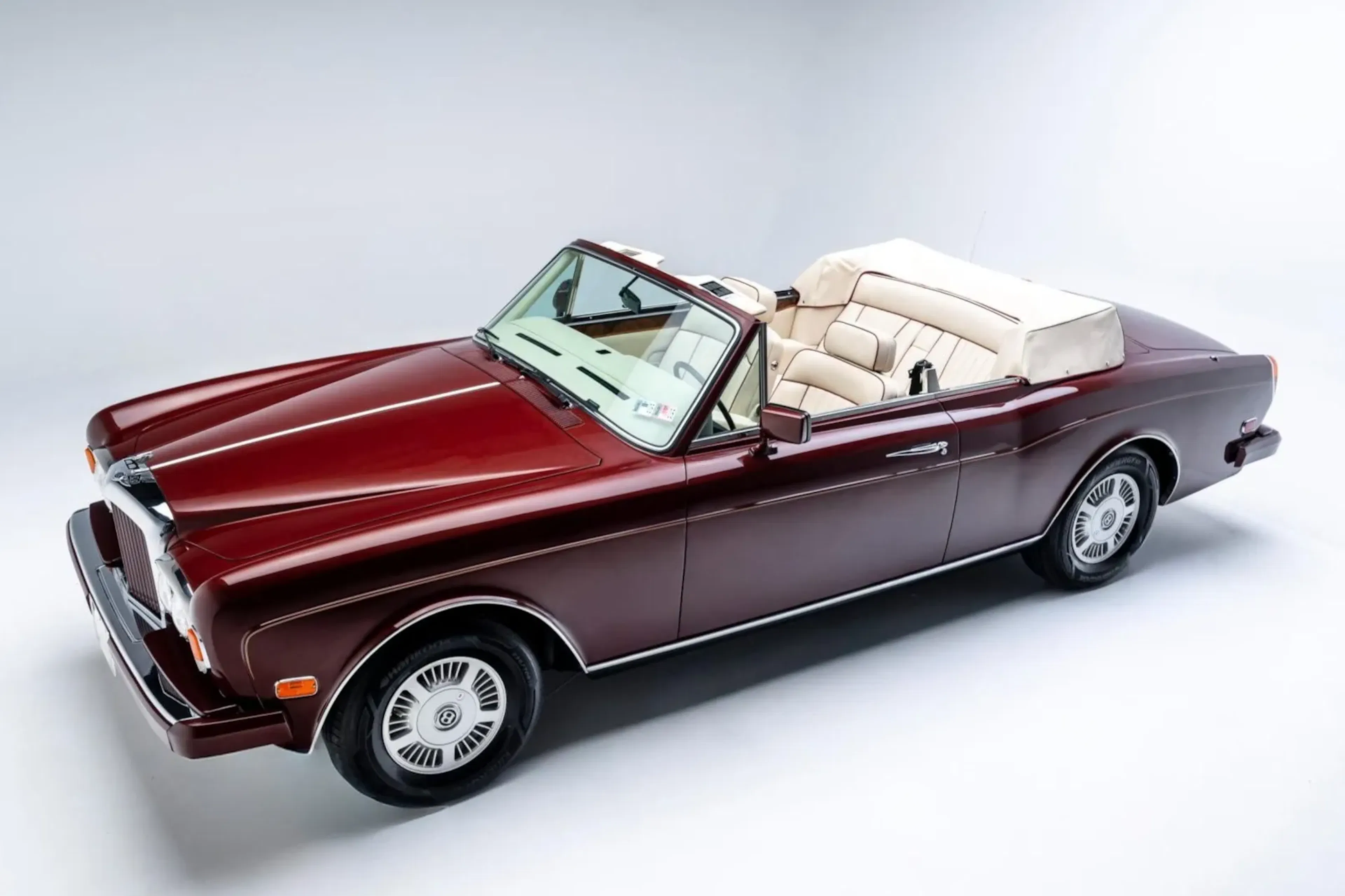 NEO – Bentley Corniche FHC 1977 – 1/43 – Résine – Collection – Très Bon état