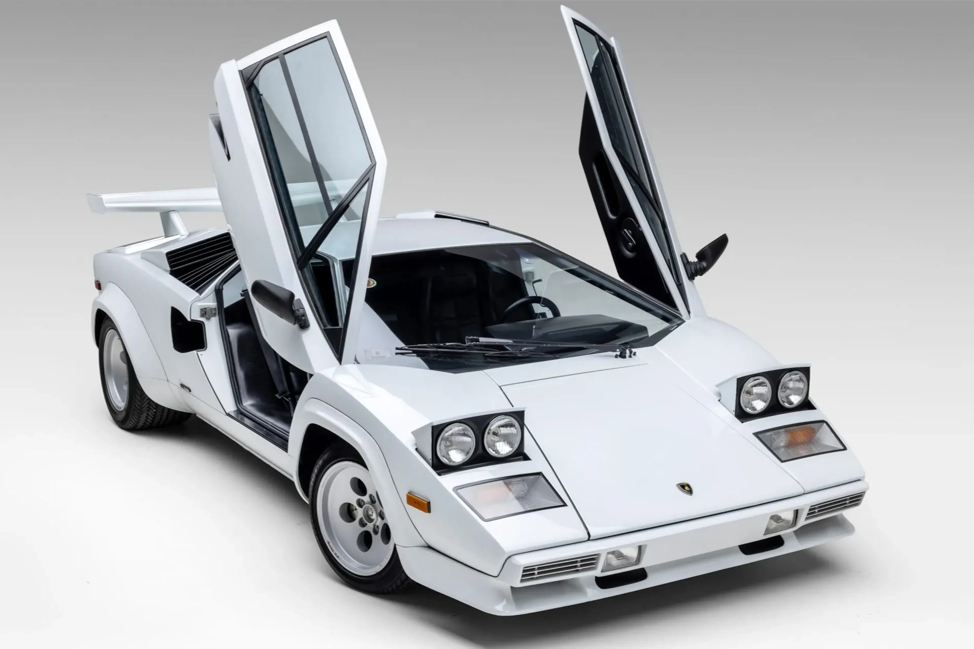1983 Lamborghini Countach 2026-02-19