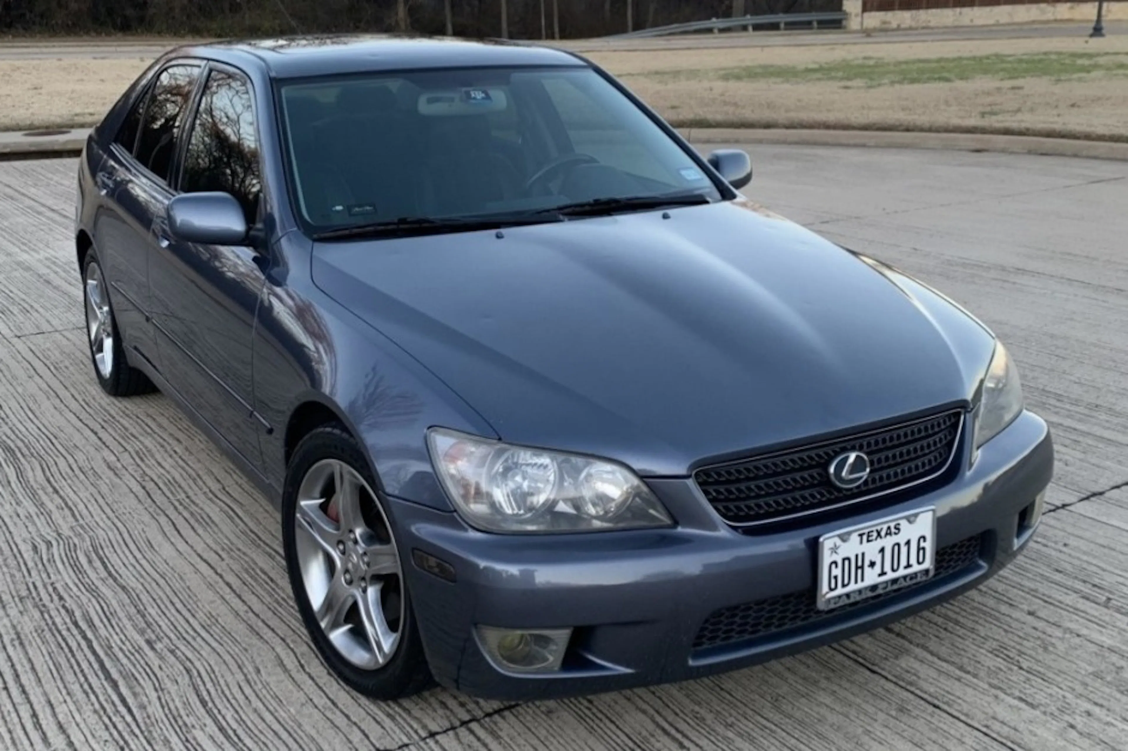 2004 Lexus IS300