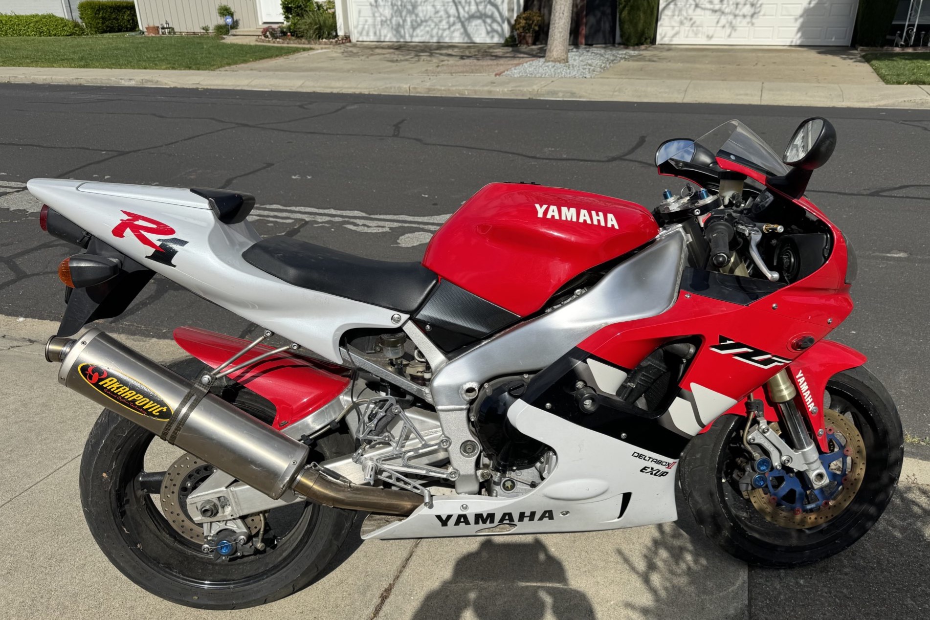 1999 Yamaha YZF-R1 VIN JYARN02Y3XA000358 | Hagerty Valuation Tools