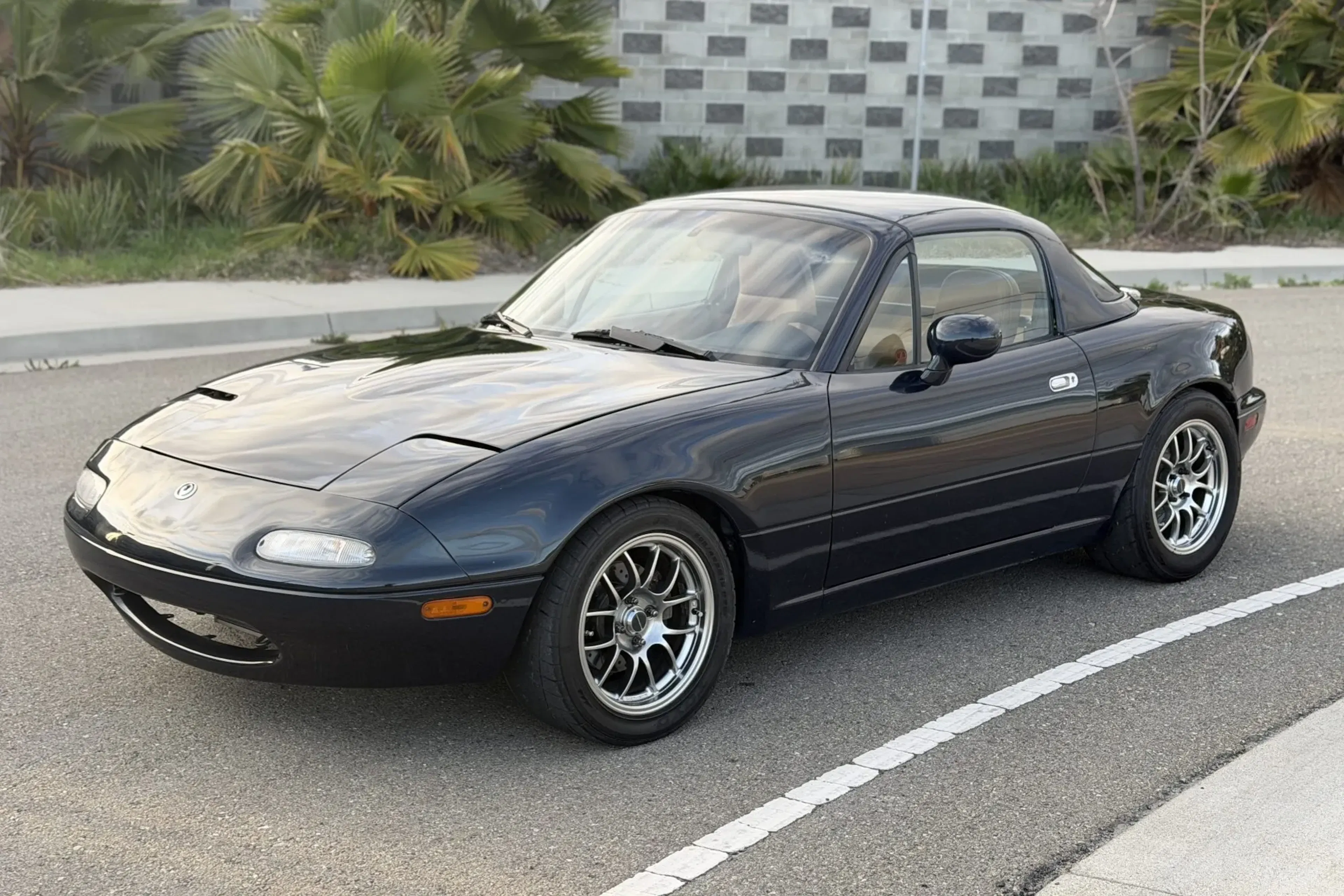 1997 Mazda MX-5 Miata VIN JM1NA3533V0721332 | Hagerty Valuation Tools®
