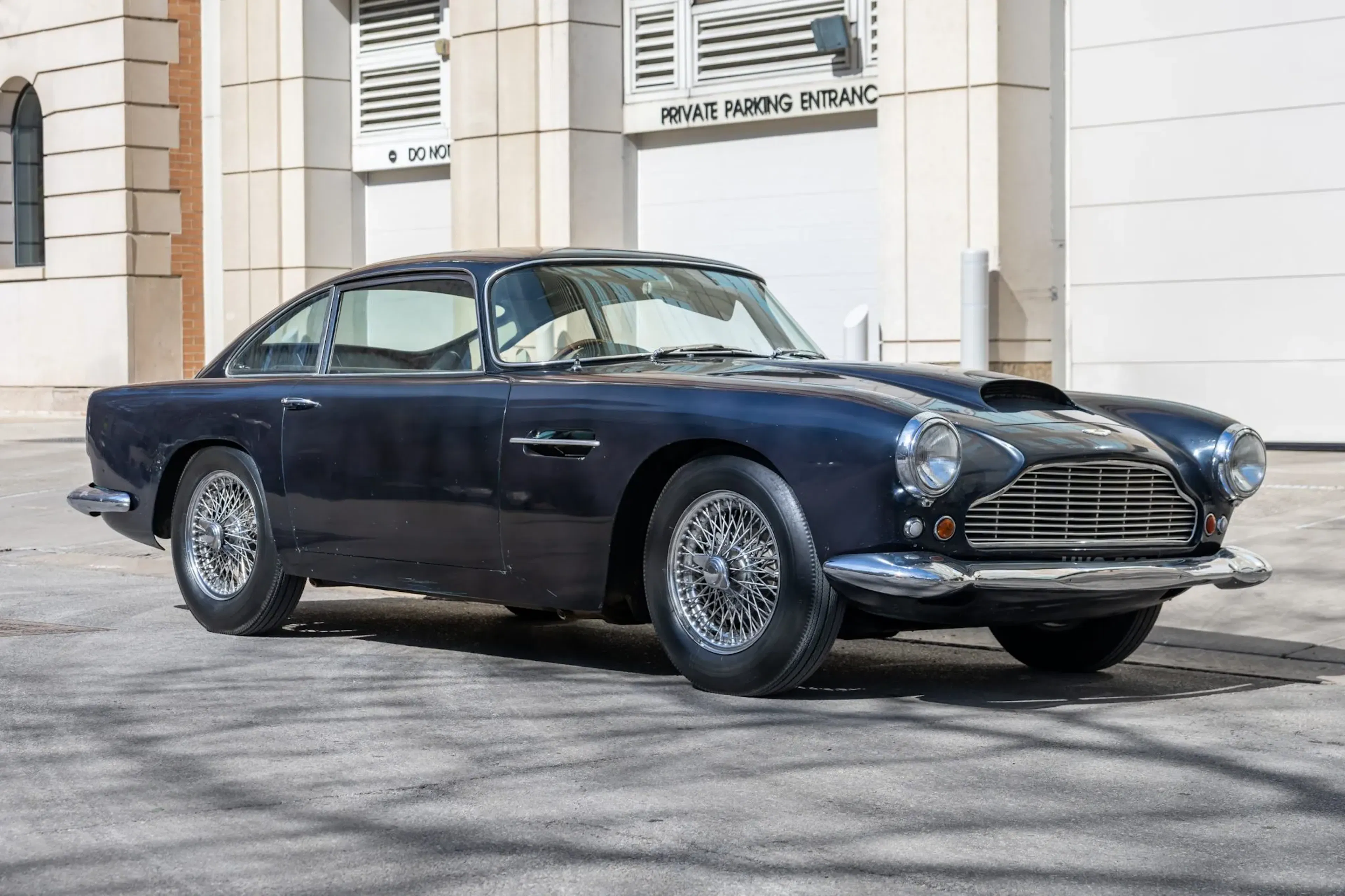 1961 Aston Martin DB4 VIN DB4619R | Hagerty Valuation Tools®