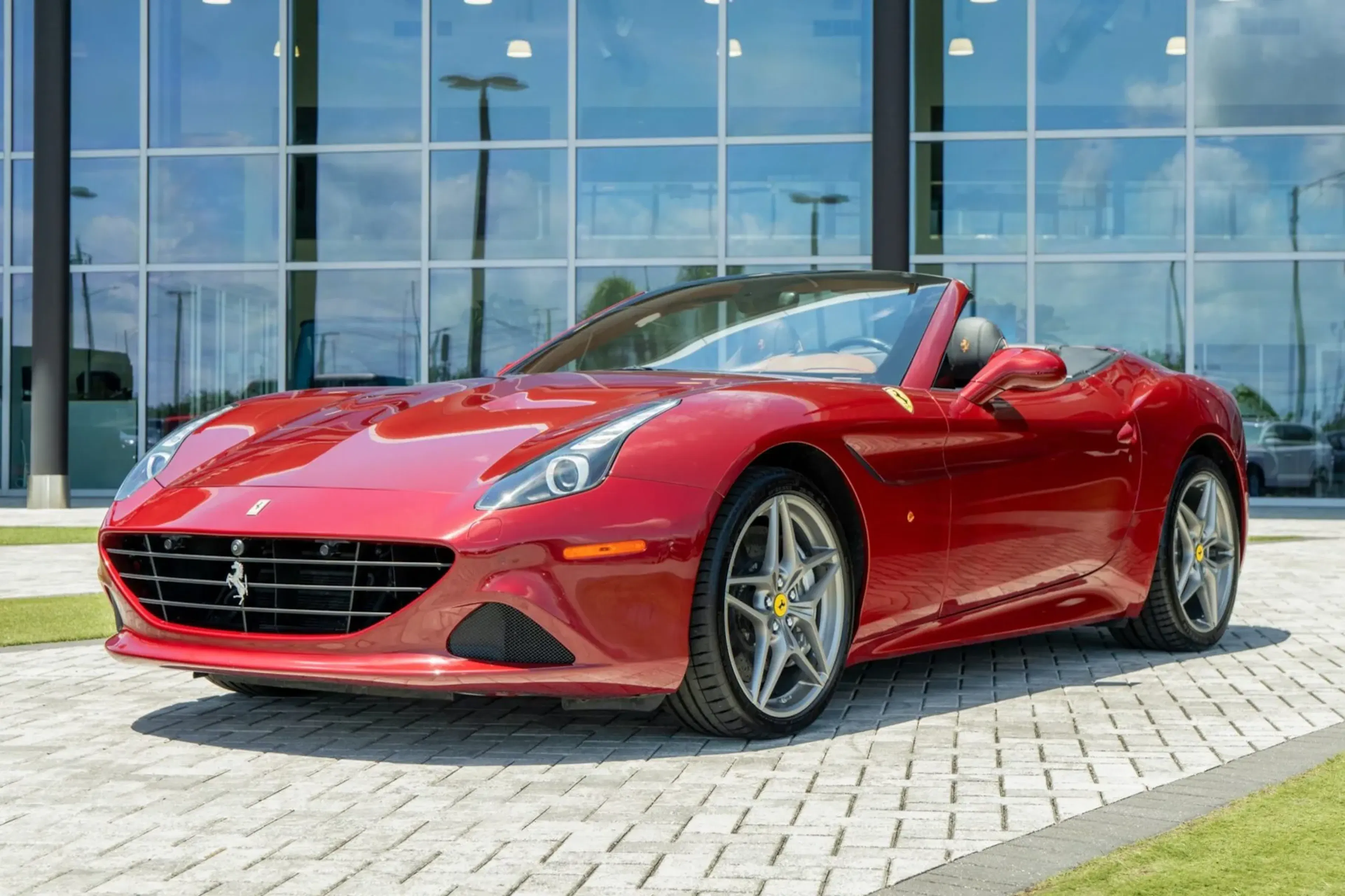 2017 Ferrari California T | Hagerty Valuation Tools®