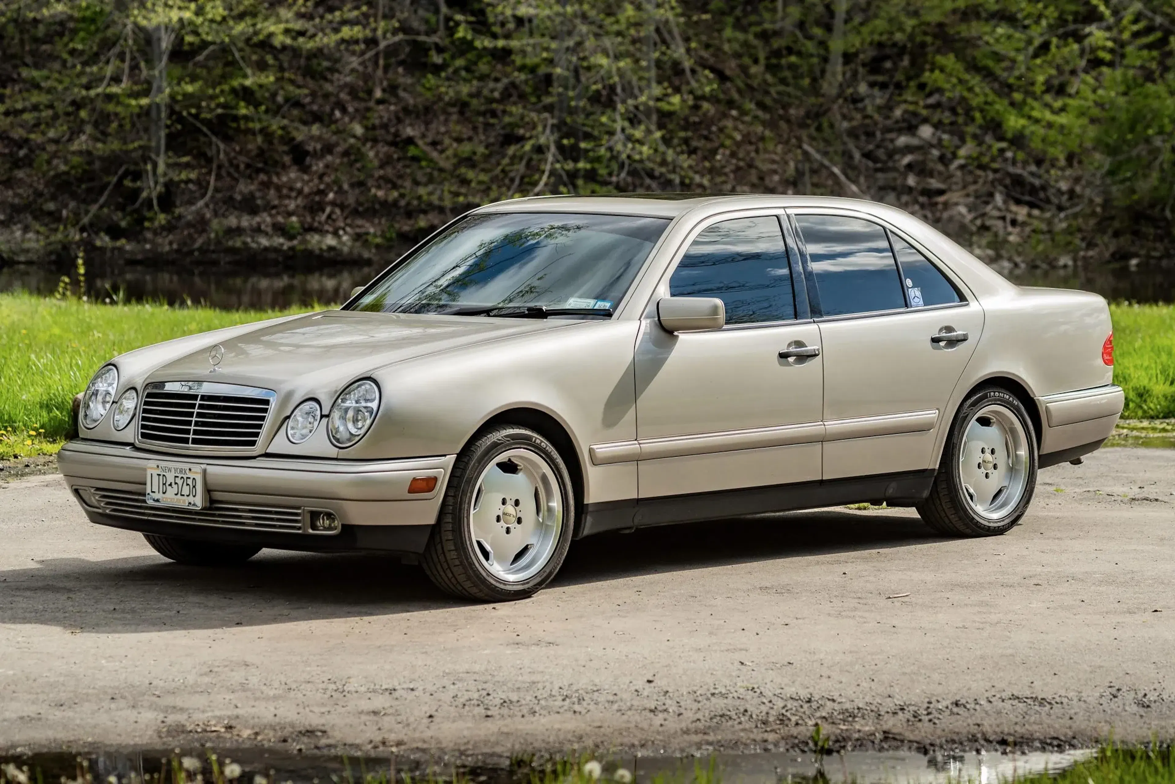 1998 Mercedes-Benz E300 2026-05-28