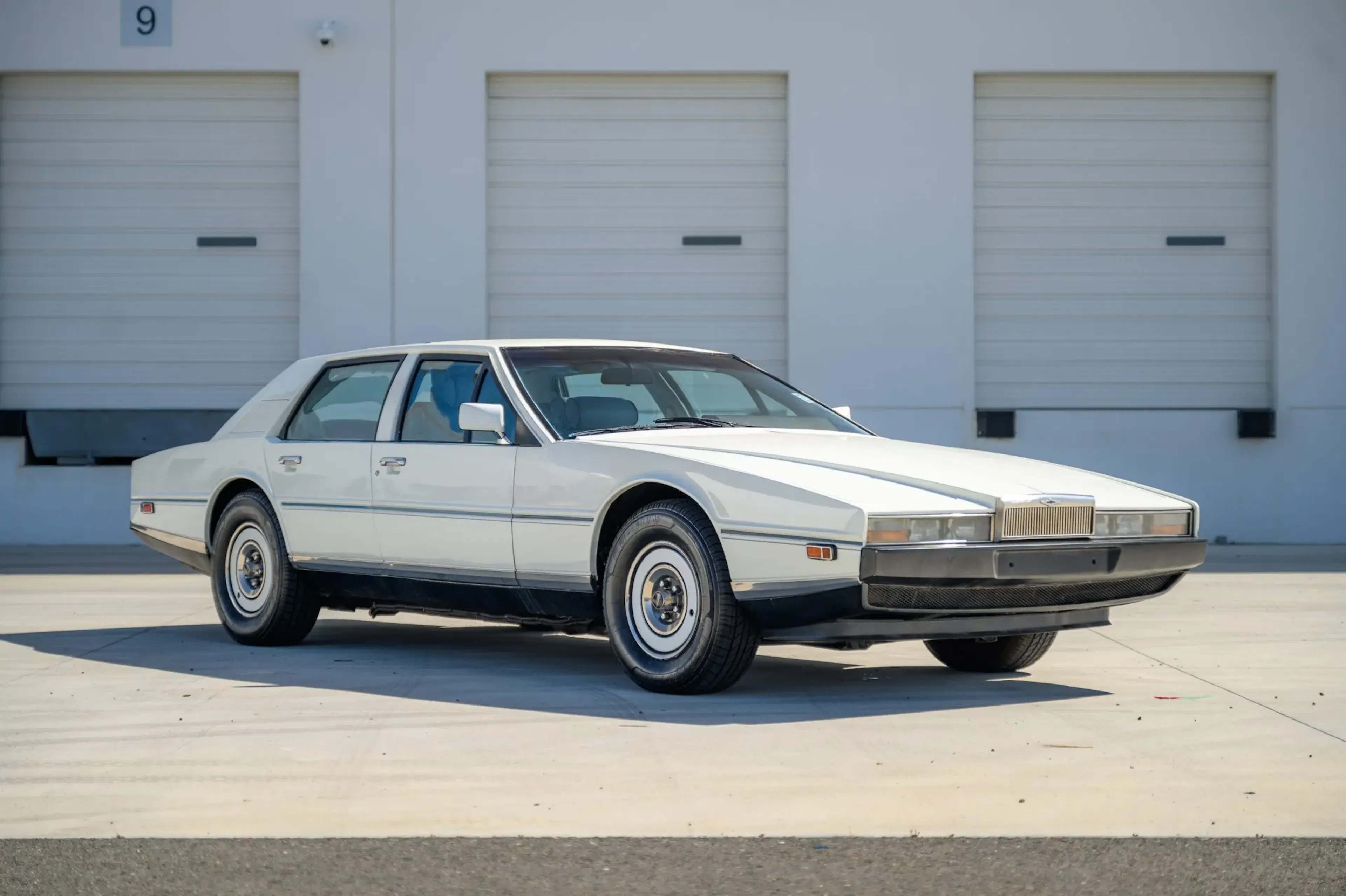 1982 Aston Martin Lagonda 2025-09-10