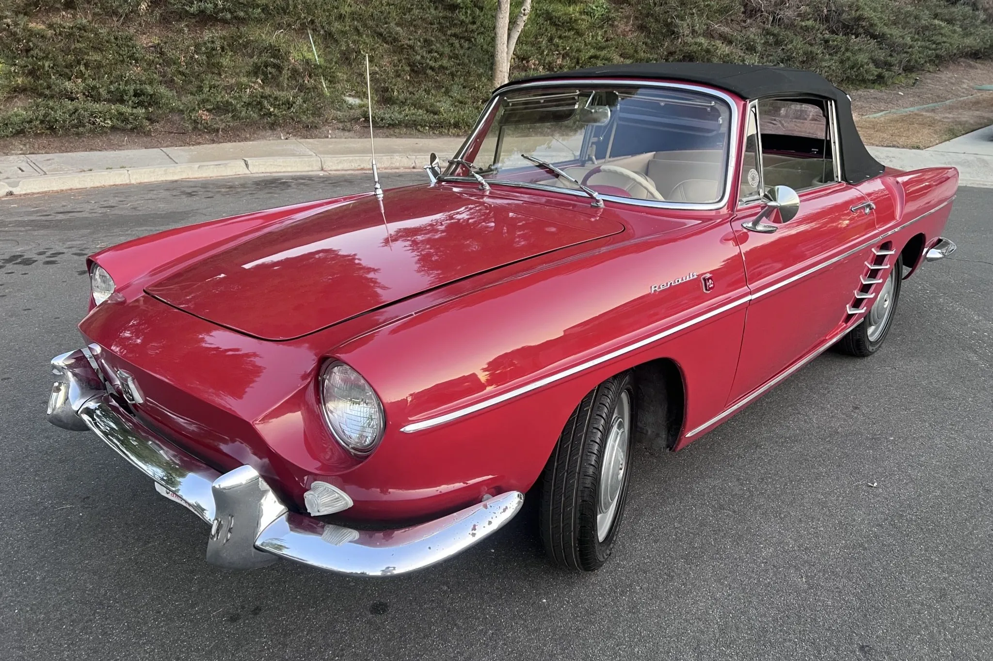 1962 Renault Caravelle VIN 0022384 | Hagerty Valuation Tools