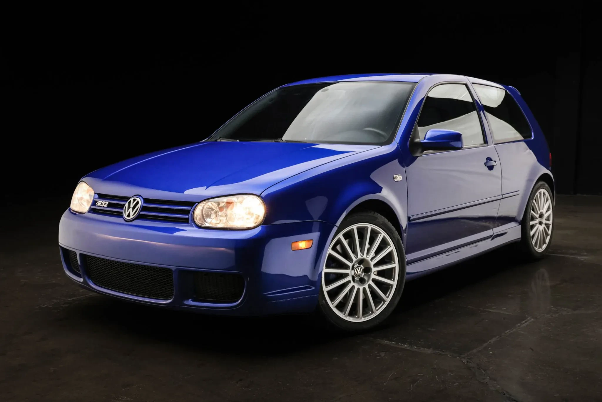 2004 Volkswagen Golf R32 VIN WVWKG61J44D130649 | Hagerty Valuation Tools
