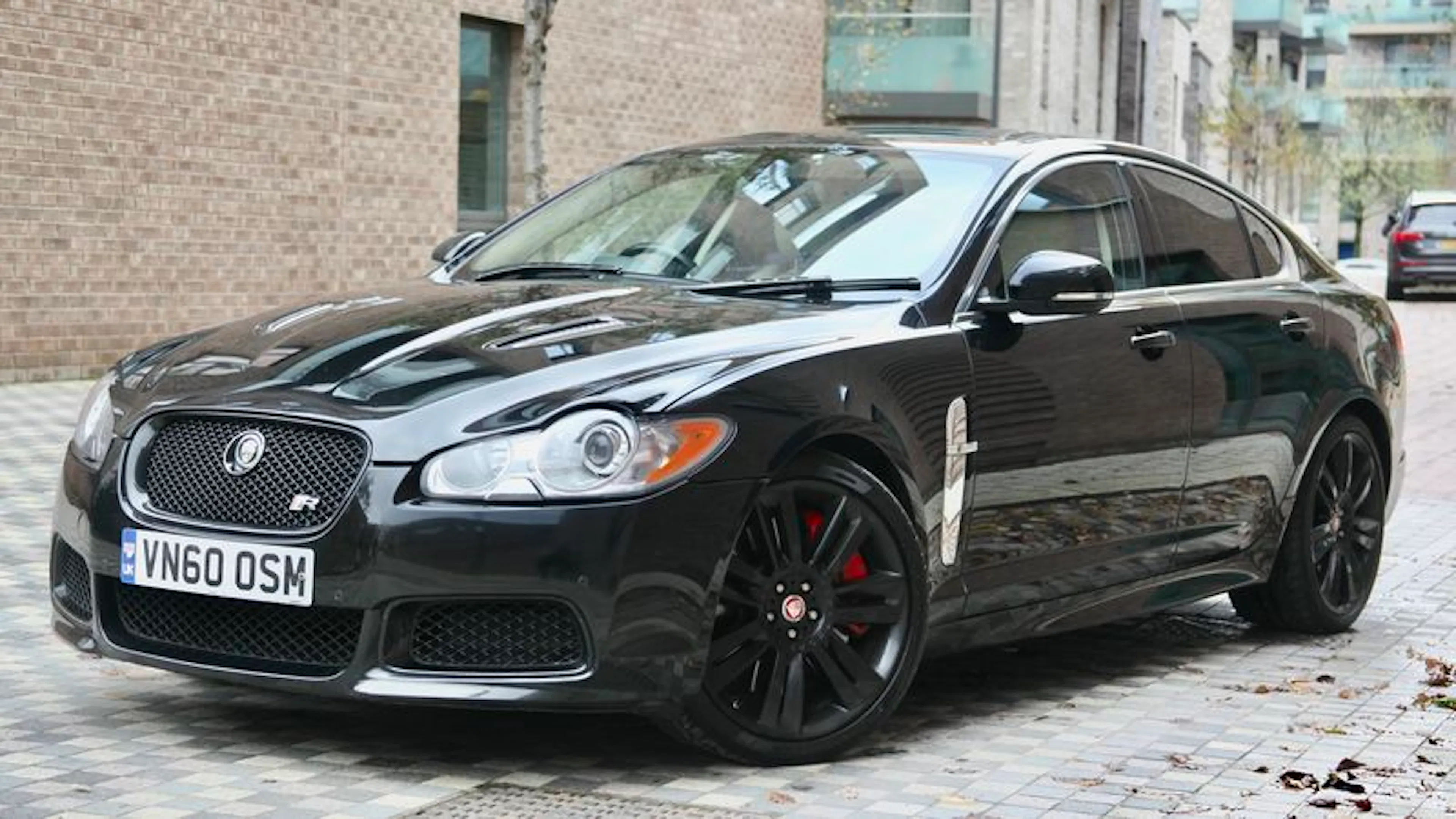 2010 Jaguar XF R