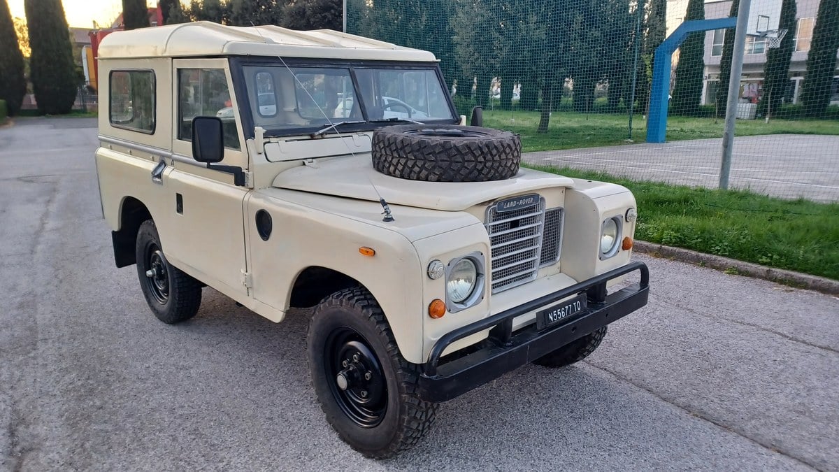 1976 Land Rover Series III 88 VIN 90912647A | Hagerty Valuation Tools