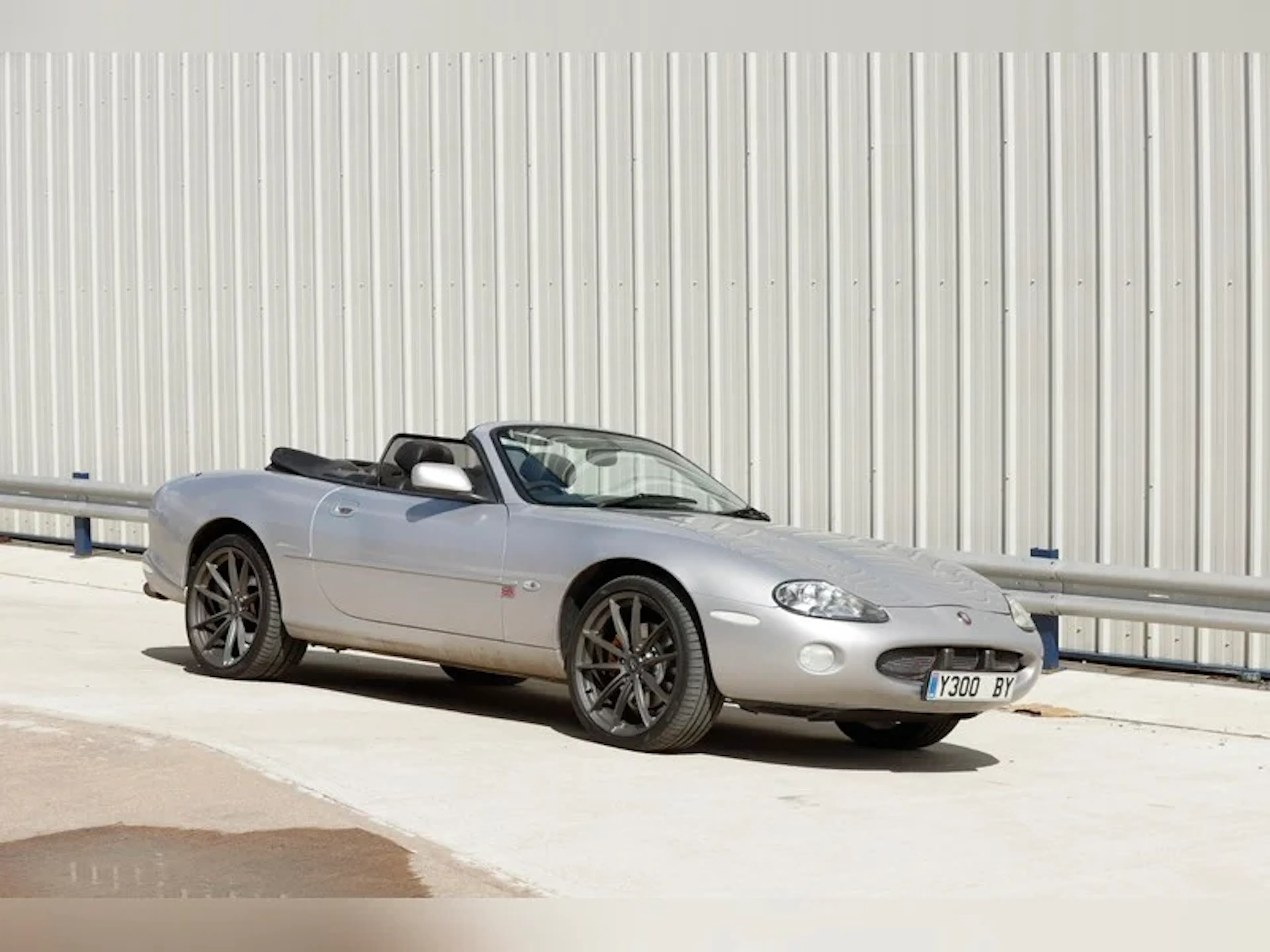 2002 Jaguar XKR 2026-05-05
