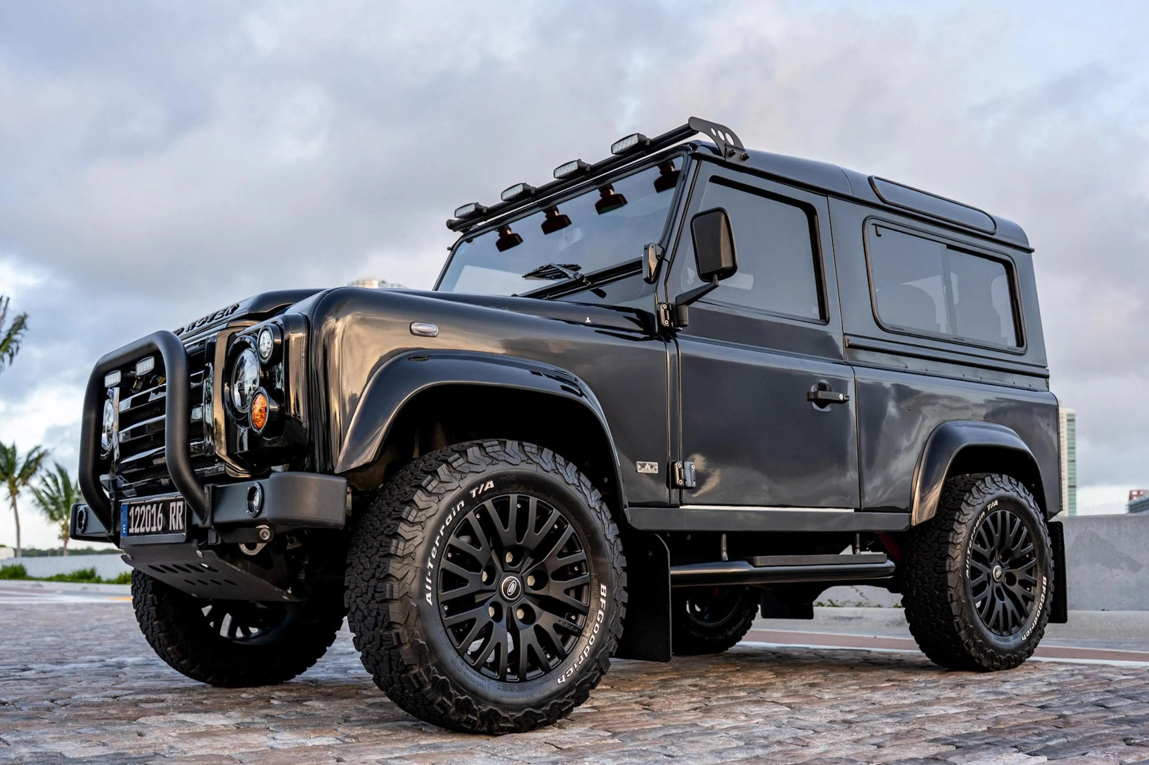 1989 Land Rover Defender 90 (Truck) 2026-04-24
