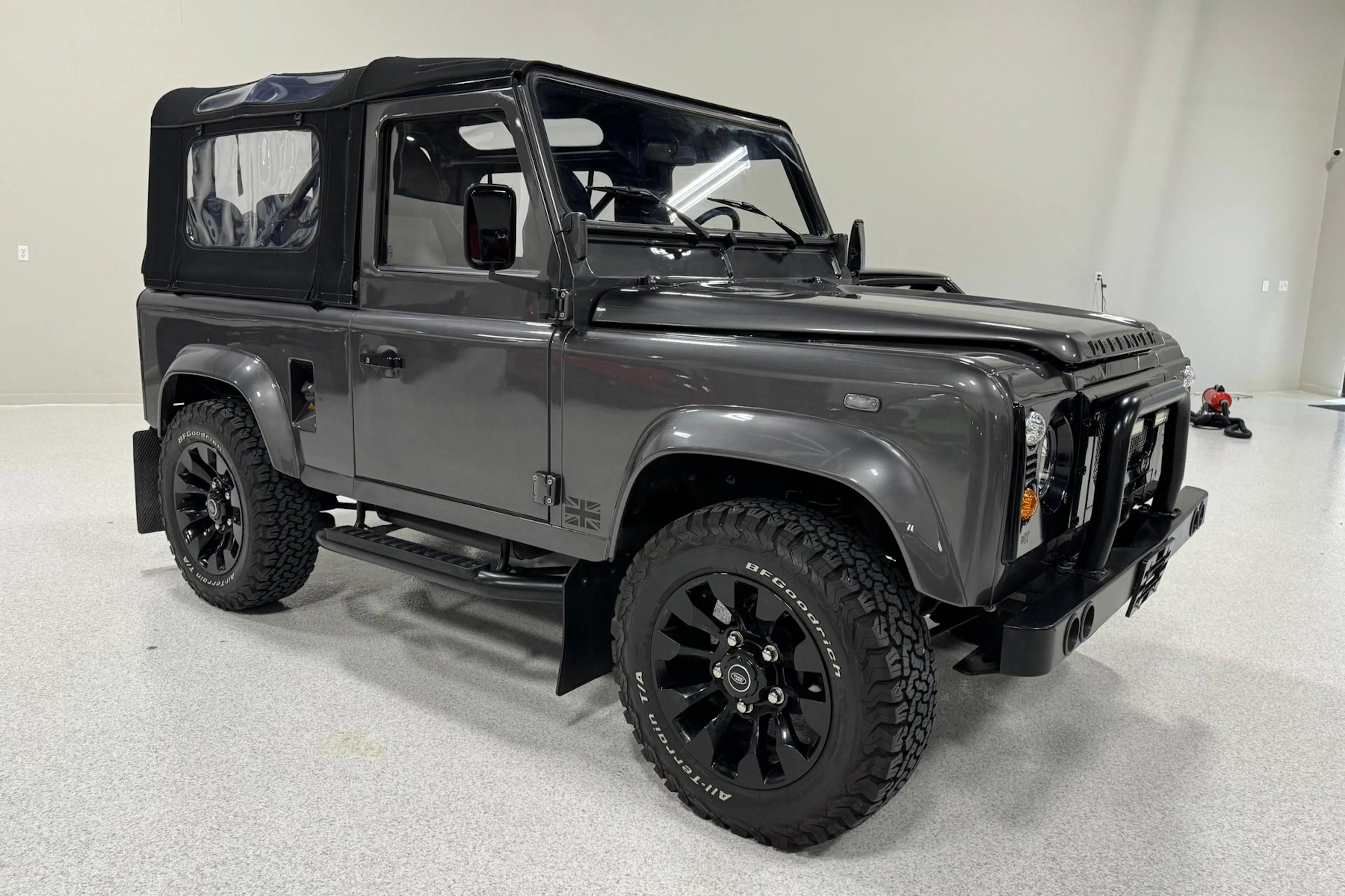 1990 Land Rover Defender 90 (Truck)