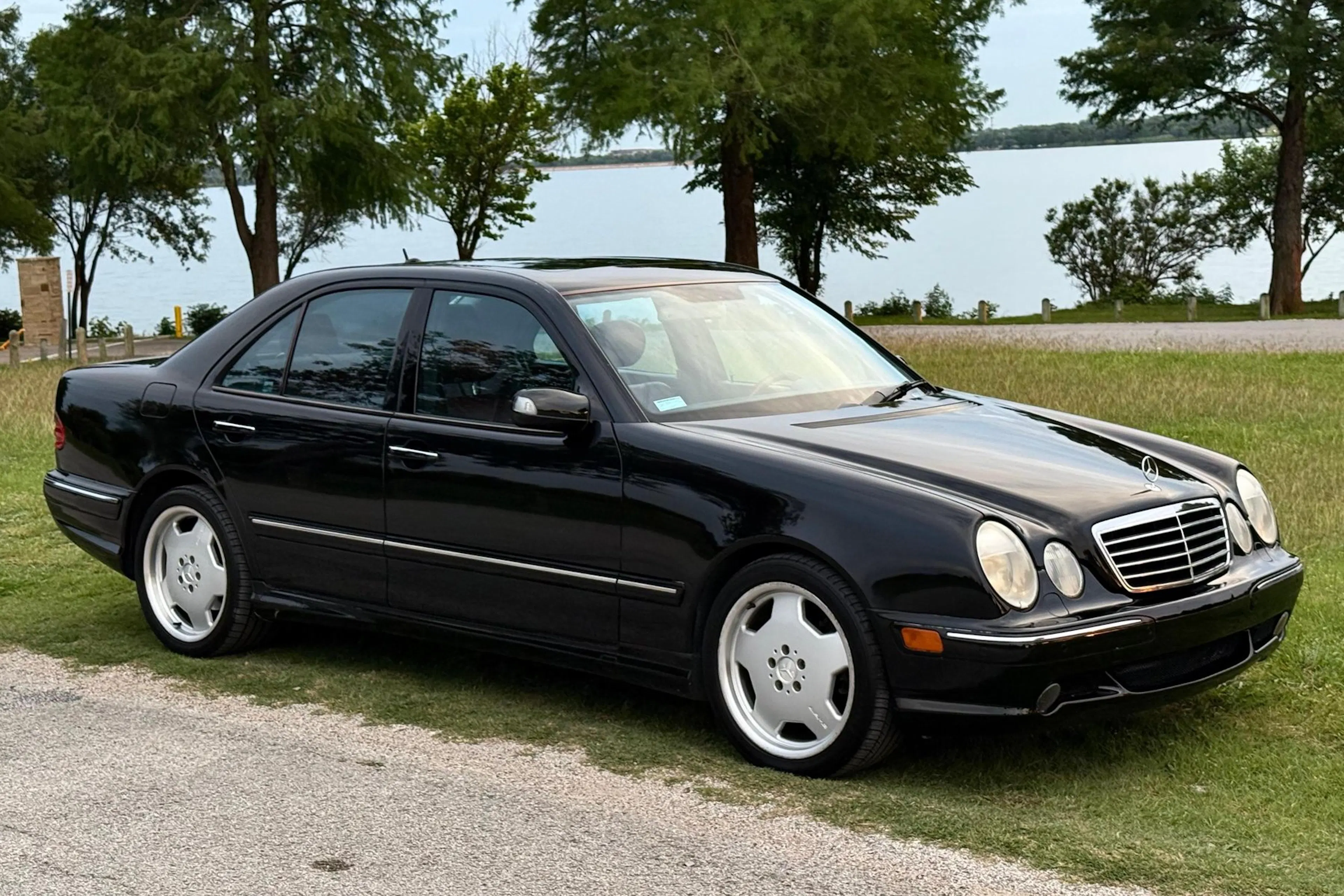 2001 Mercedes-Benz E55 2026-05-28