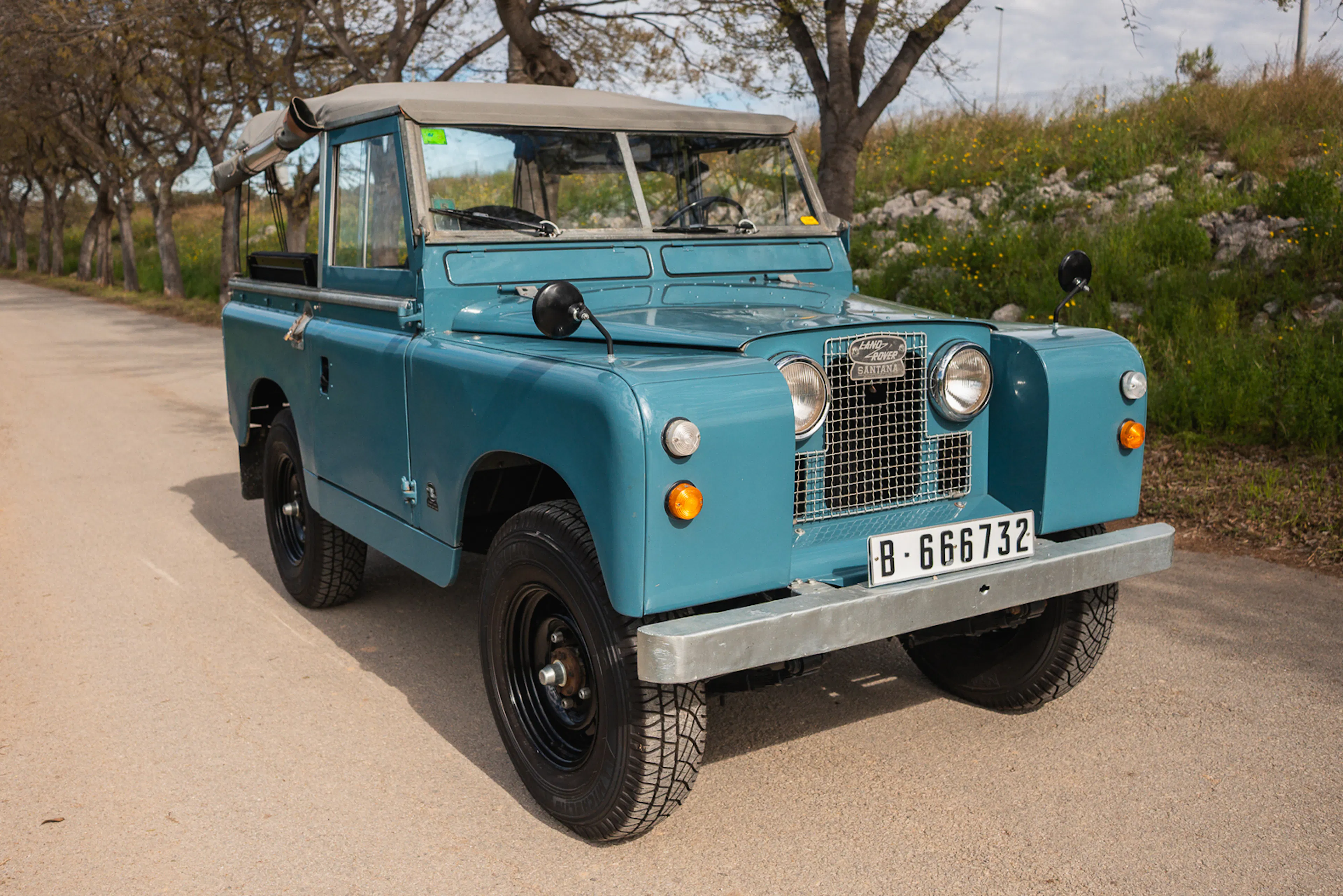 1968 Land Rover Series IIA 88 VIN E458082238020046R | Hagerty Valuation ...
