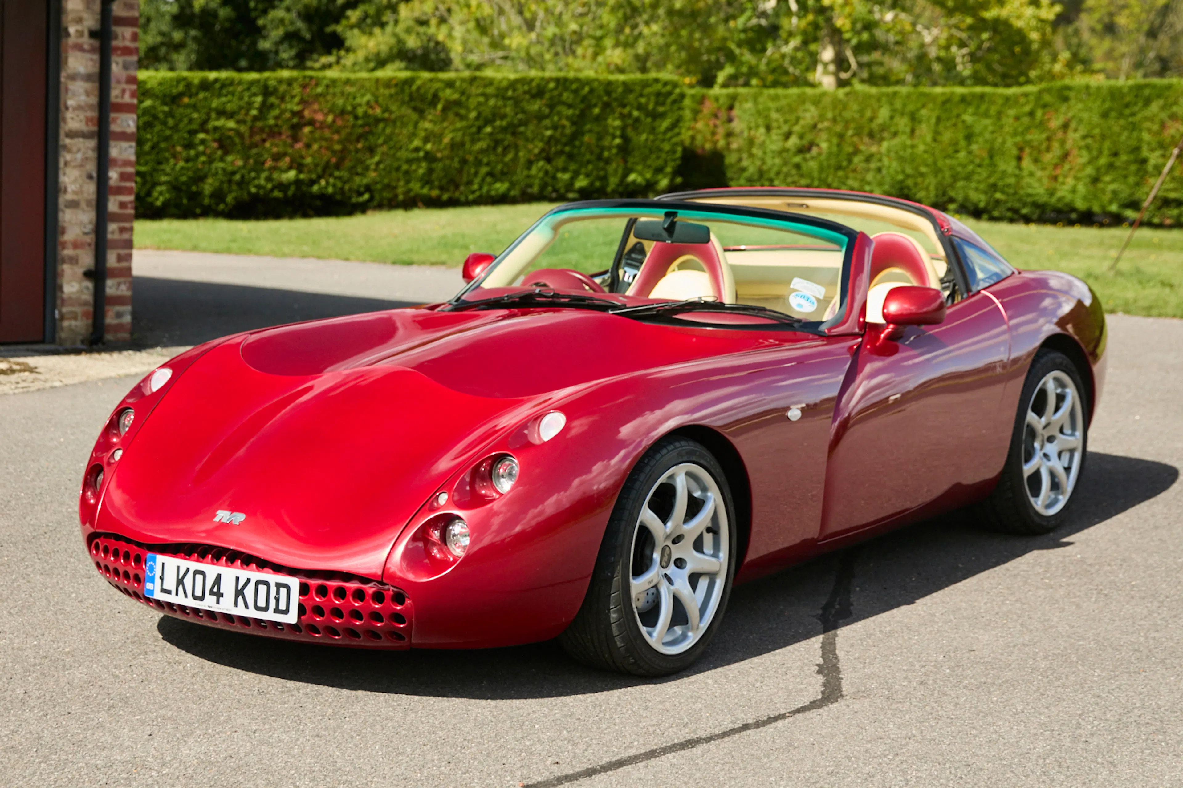 2004 TVR Tuscan VIN SDLEA17A14B001001 | Hagerty Valuation Tool®