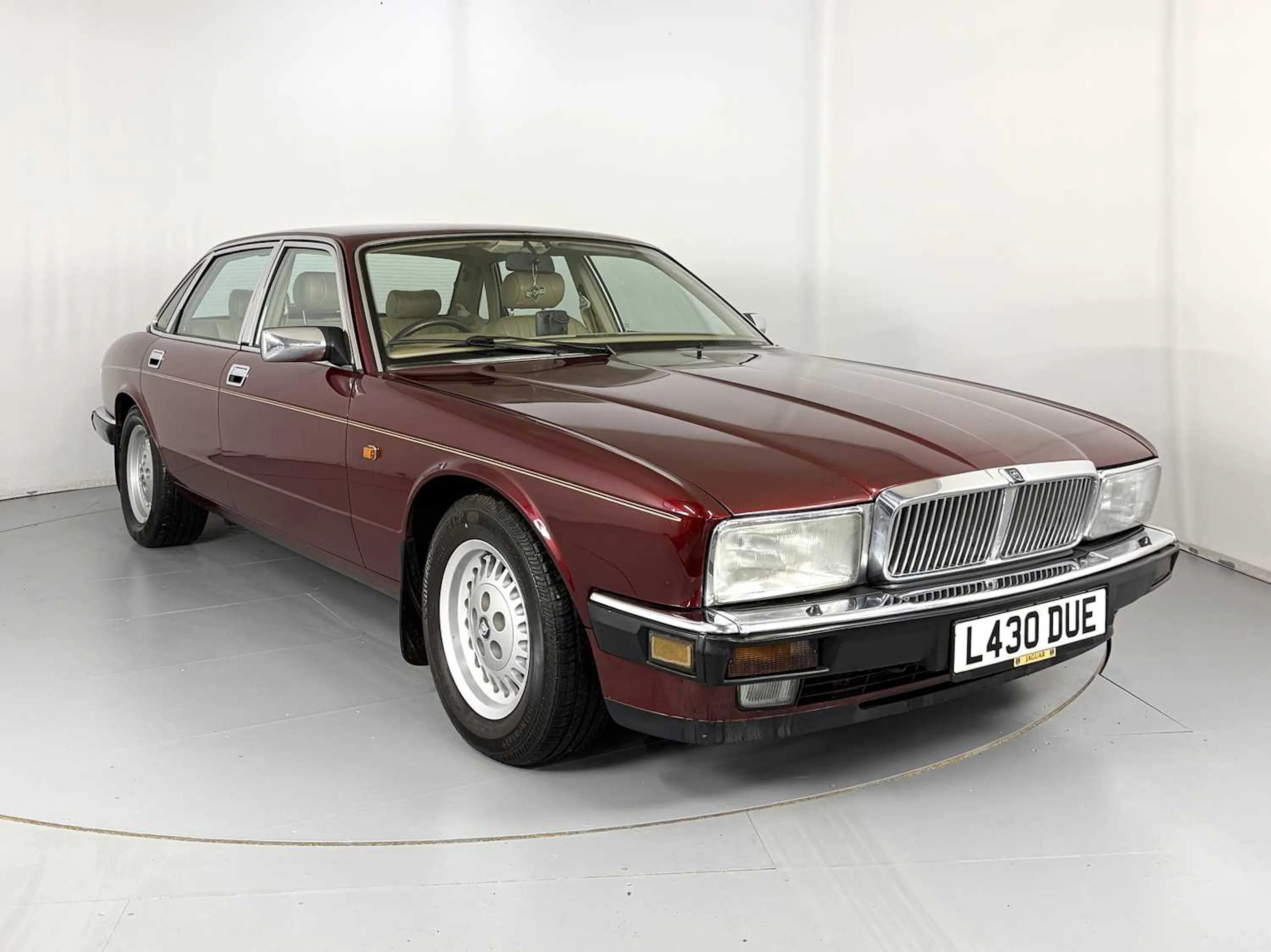 1993 Jaguar XJ 220 2026-01-31