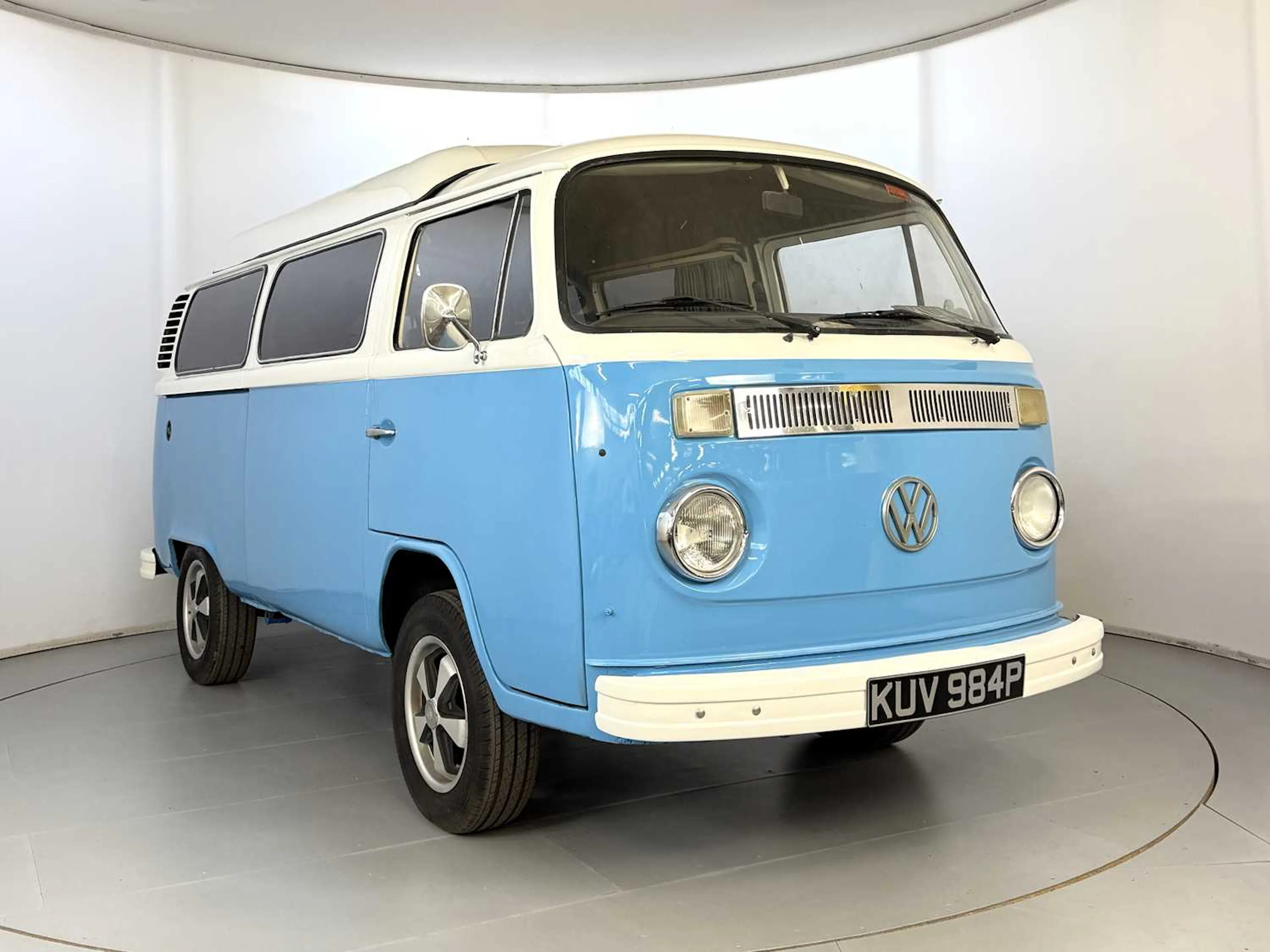 1975 Volkswagen Transporter (Van) 2026-05-02