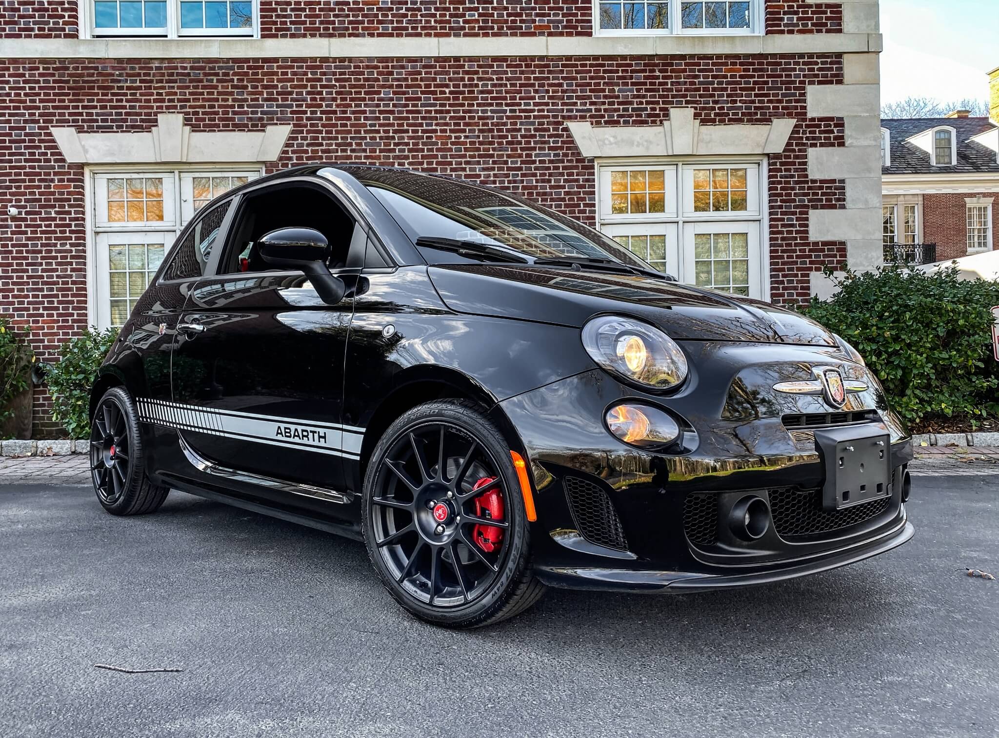 2017 Fiat 500 Abarth VIN 3C3CFFJH1HT505972 | Hagerty Valuation Tools, image size:2048x1513