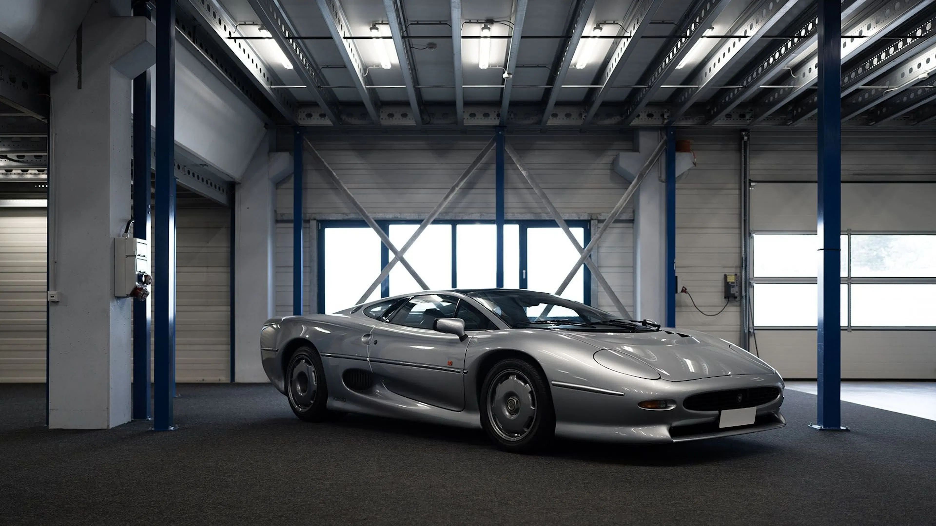 1994 Jaguar XJ 220 2025-11-01