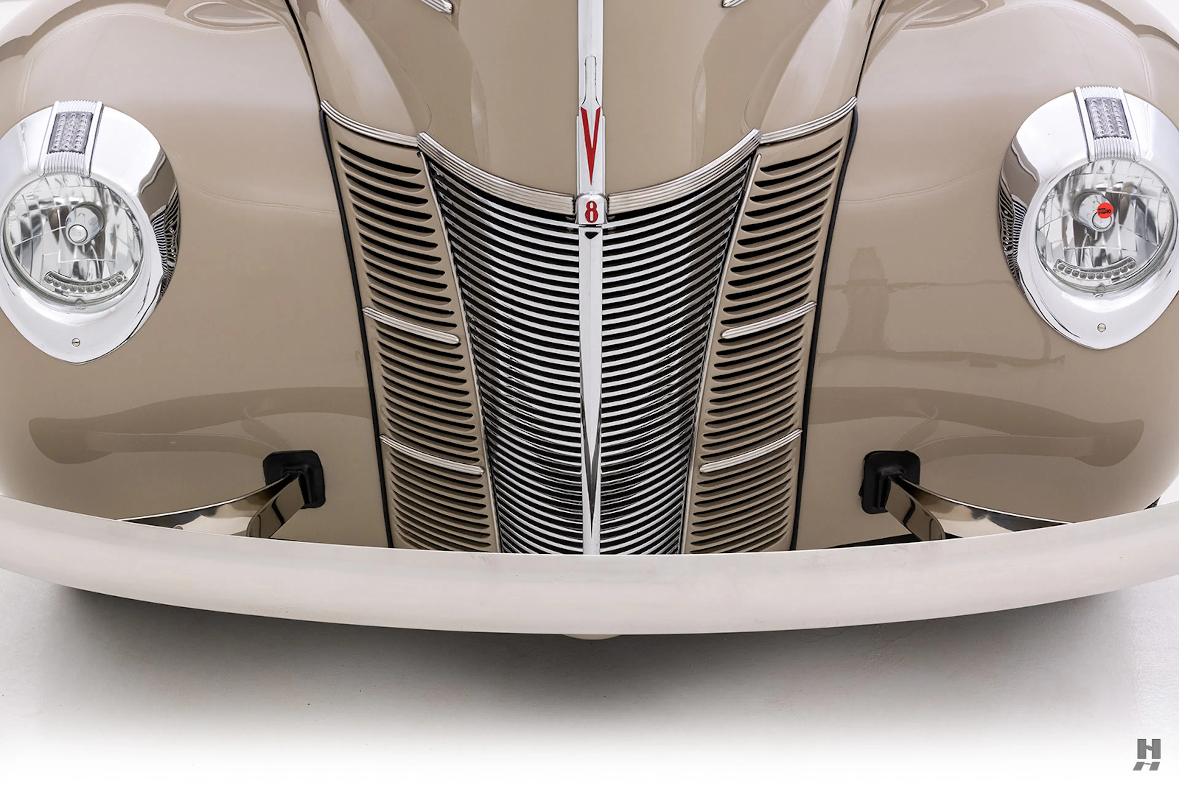1940 Ford Deluxe 2dr Convertible Courtesy of Hyman Ltd.