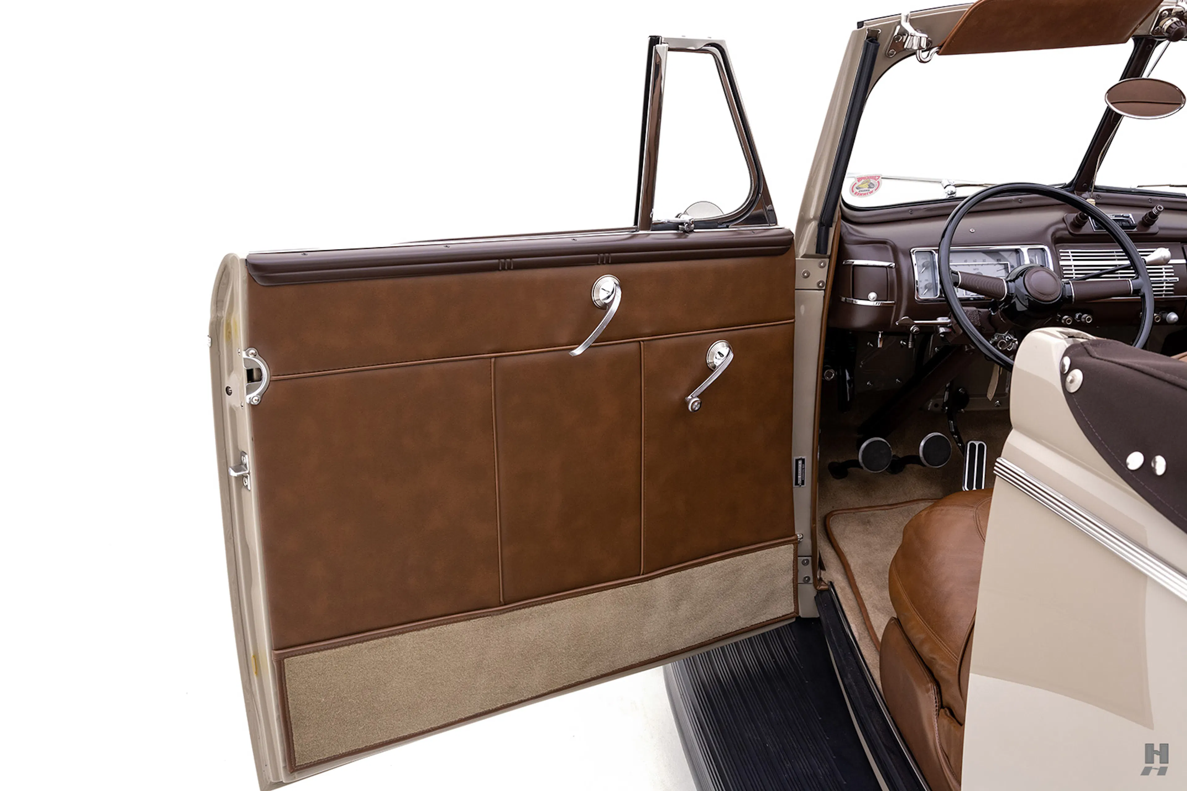 1940 Ford Deluxe 2dr Convertible Courtesy of Hyman Ltd.