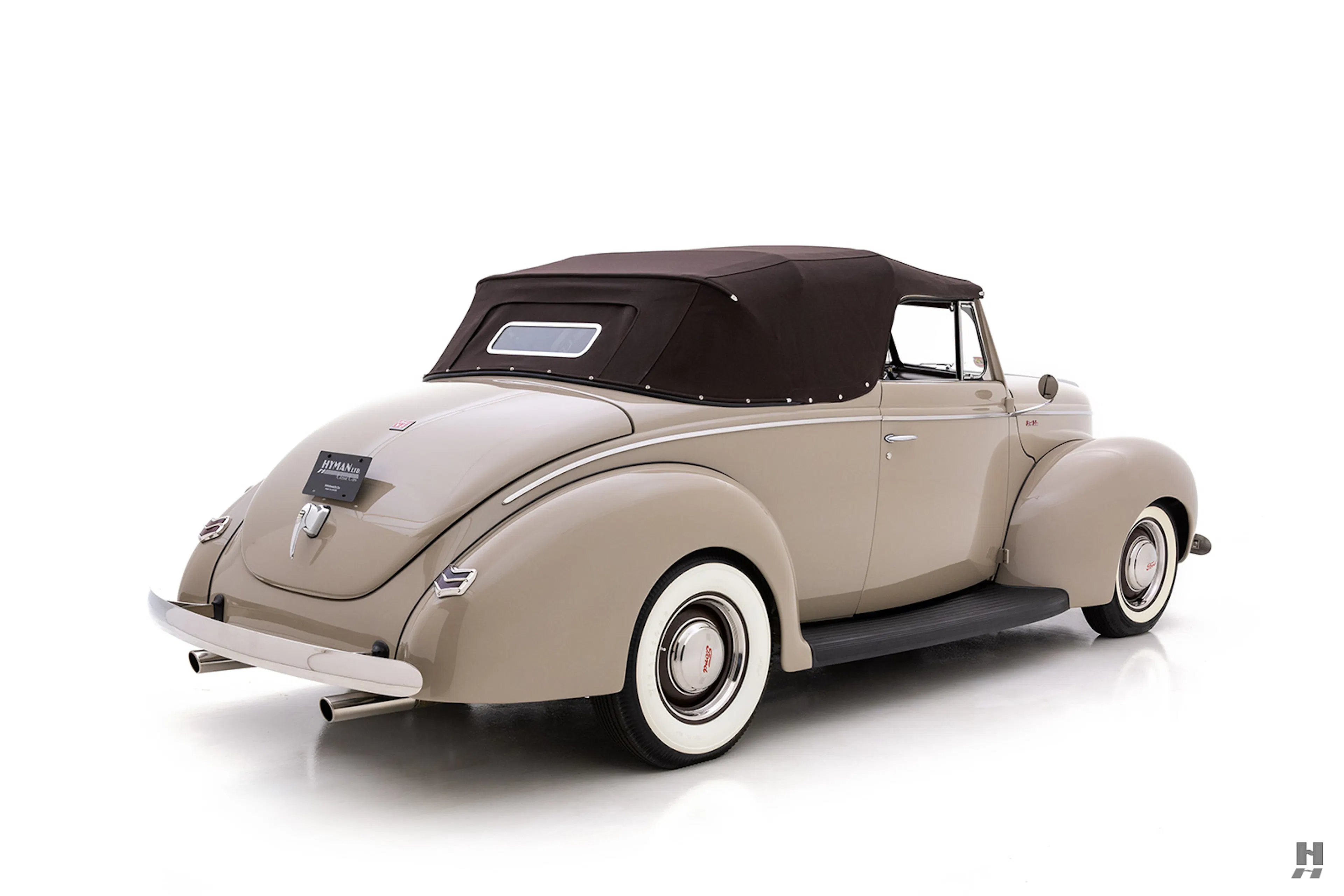 1940 Ford Deluxe 2dr Convertible Courtesy of Hyman Ltd.