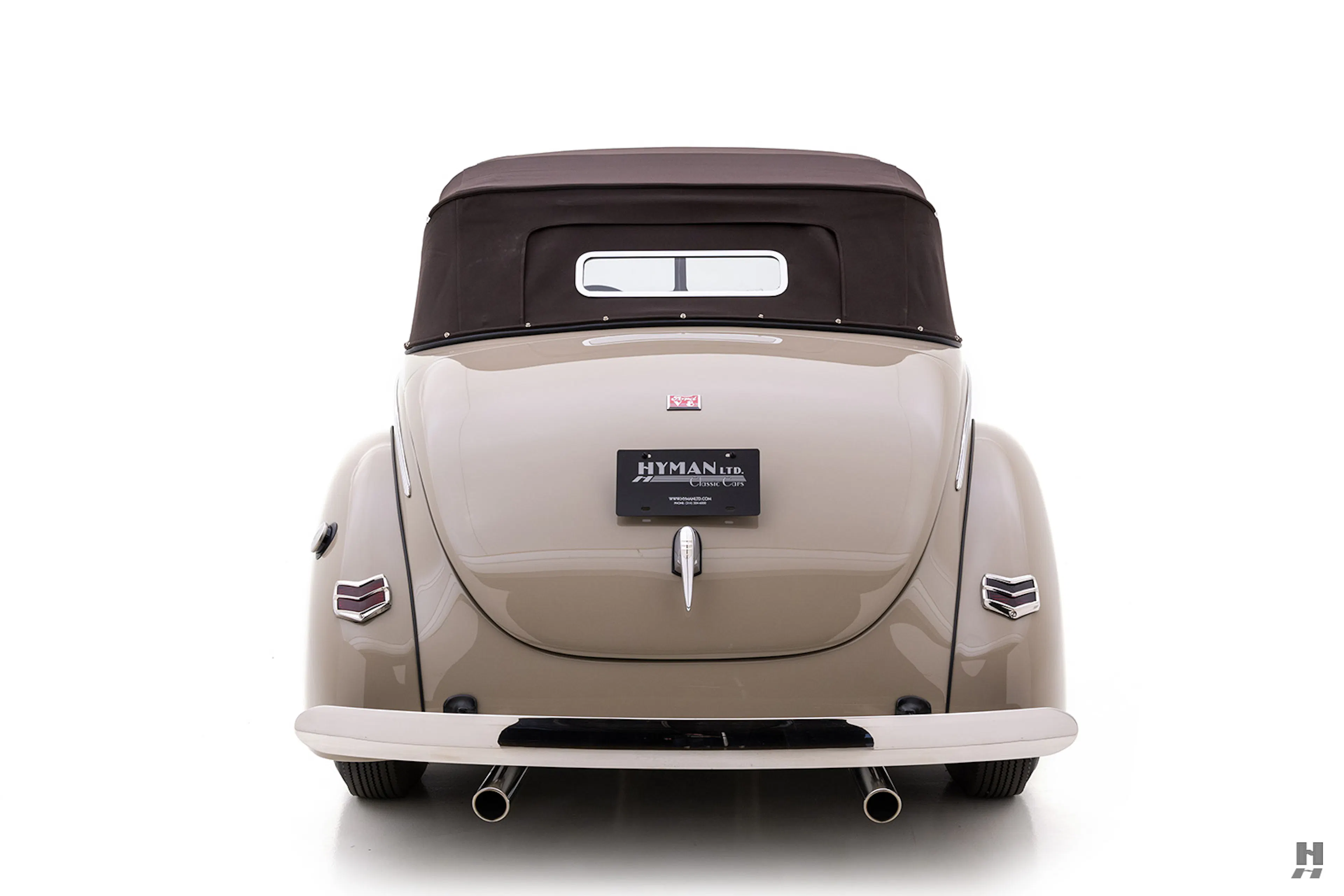 1940 Ford Deluxe 2dr Convertible Courtesy of Hyman Ltd.
