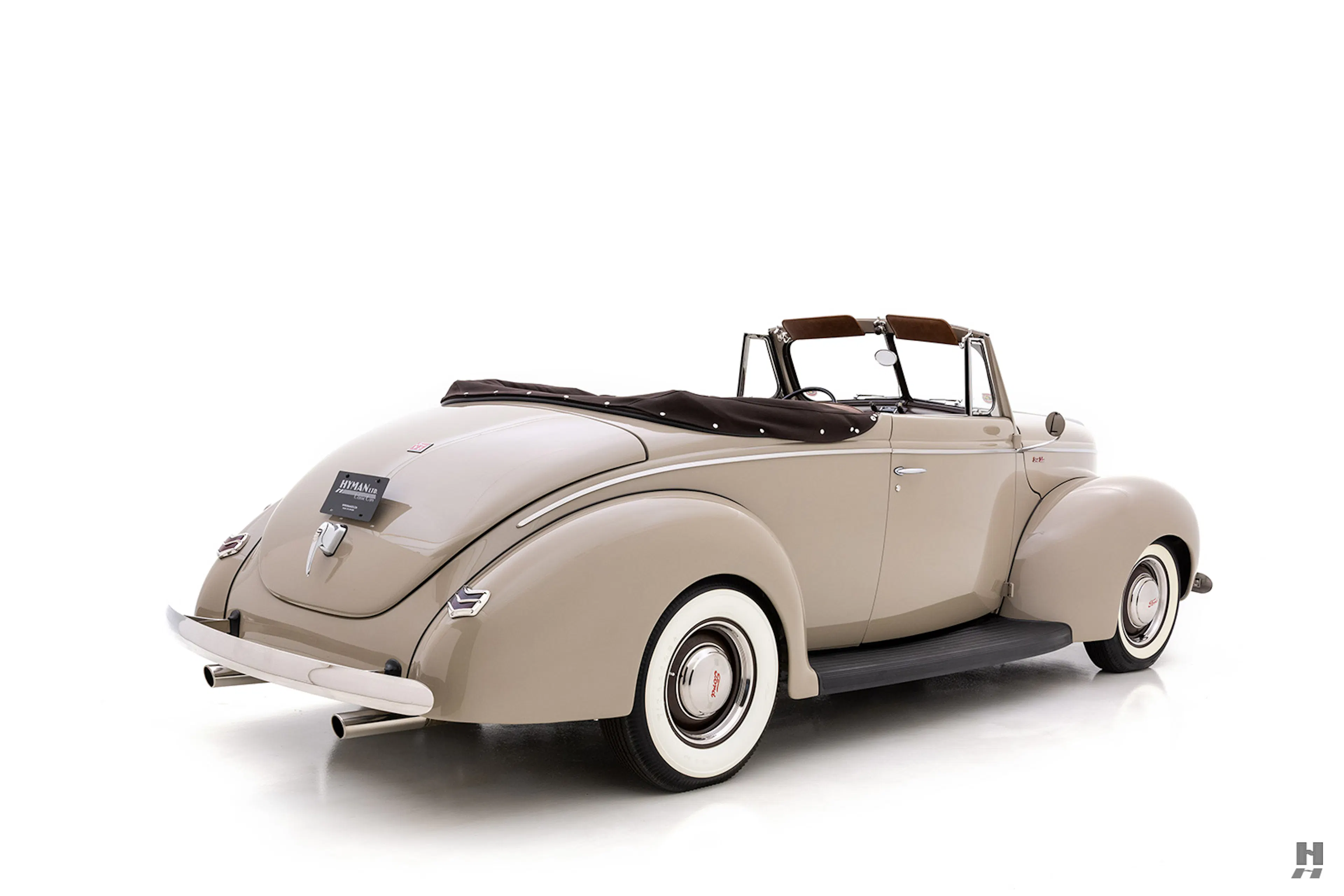 1940 Ford Deluxe 2dr Convertible Courtesy of Hyman Ltd.