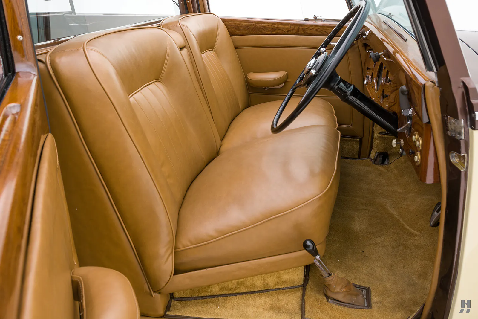 1949 Rolls-Royce Silver Wraith Coachbuilt 4dr Sedan Courtesy of Hyman Ltd.