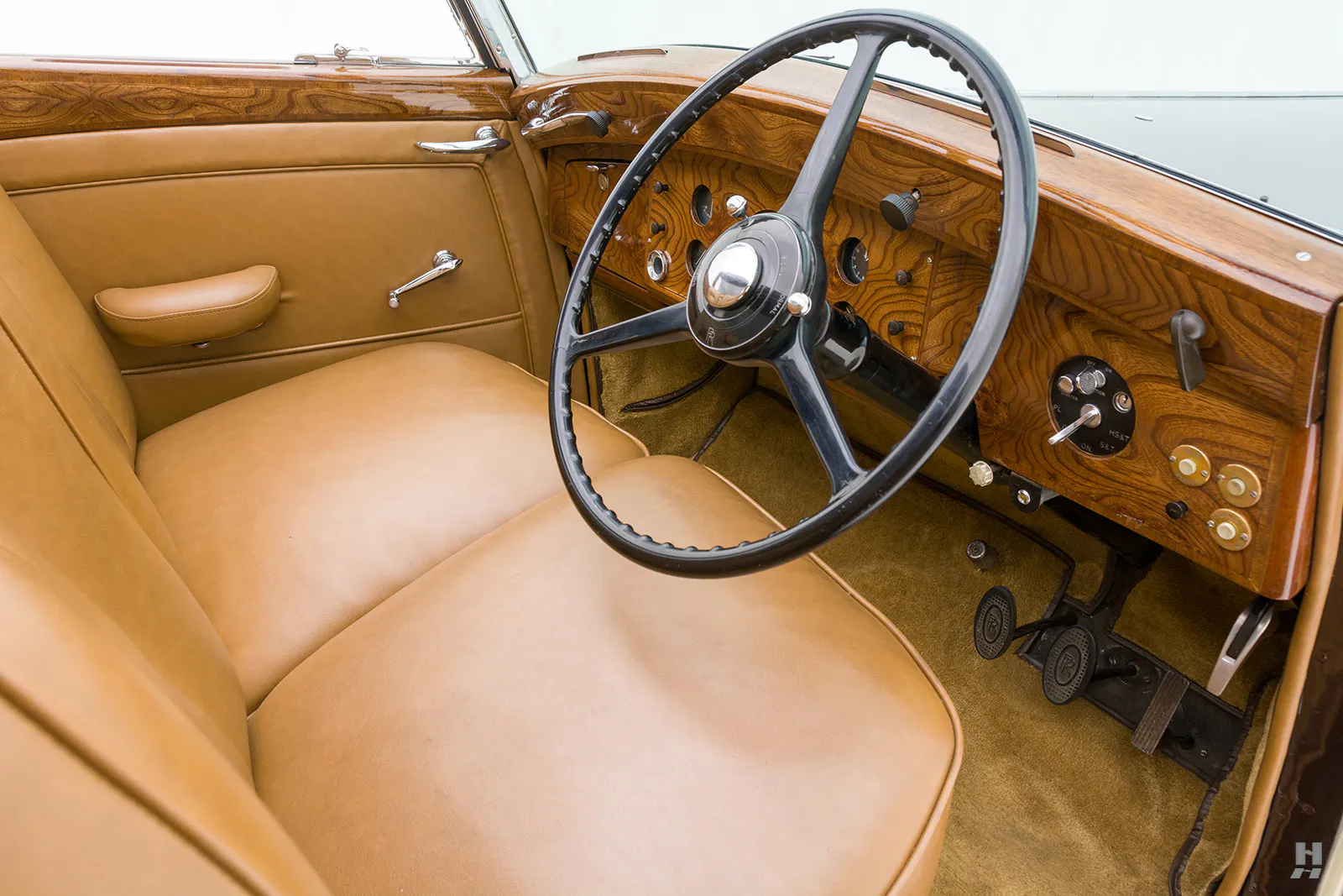 1949 Rolls-Royce Silver Wraith Coachbuilt 4dr Sedan Courtesy of Hyman Ltd.
