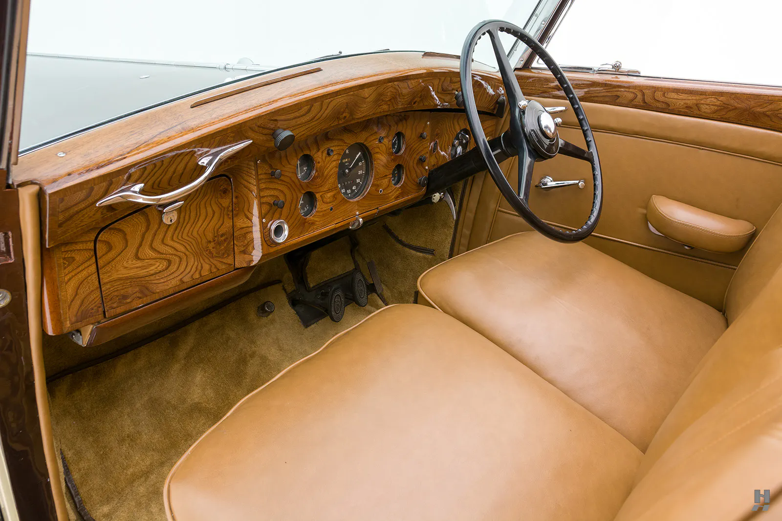 1949 Rolls-Royce Silver Wraith Coachbuilt 4dr Sedan Courtesy of Hyman Ltd.