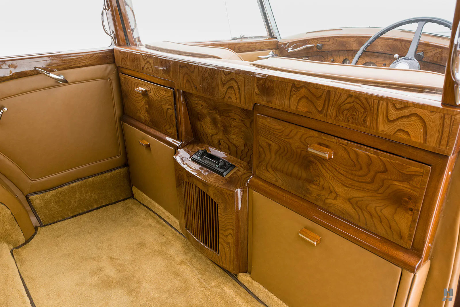1949 Rolls-Royce Silver Wraith Coachbuilt 4dr Sedan Courtesy of Hyman Ltd.
