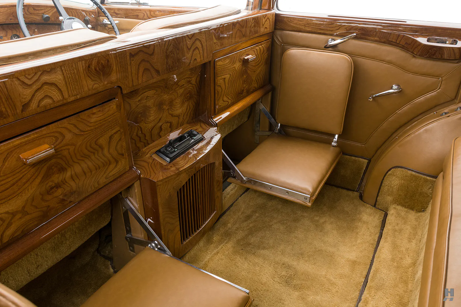 1949 Rolls-Royce Silver Wraith Coachbuilt 4dr Sedan Courtesy of Hyman Ltd.
