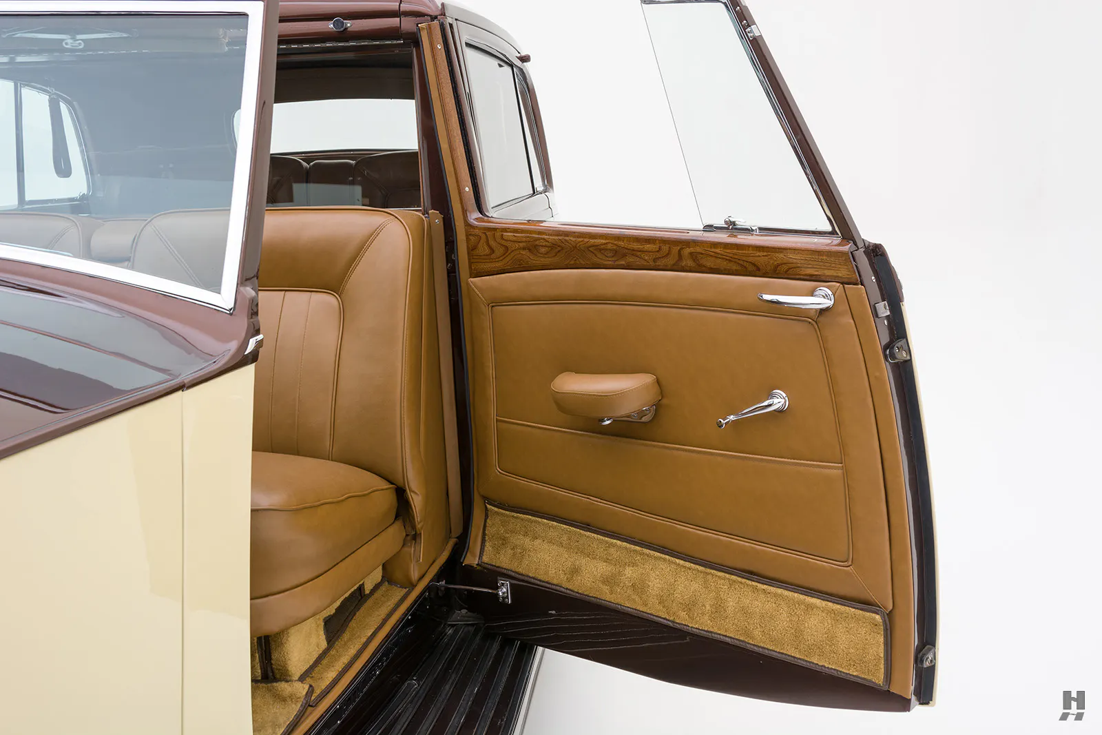 1949 Rolls-Royce Silver Wraith Coachbuilt 4dr Sedan Courtesy of Hyman Ltd.