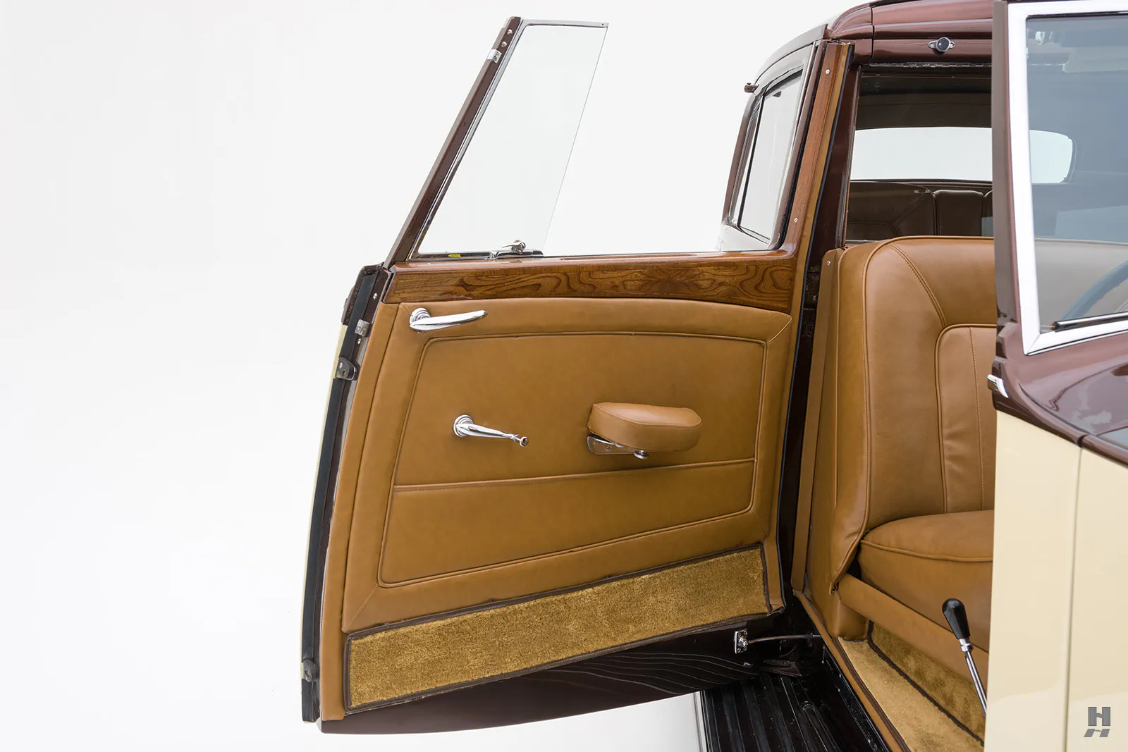 1949 Rolls-Royce Silver Wraith Coachbuilt 4dr Sedan Courtesy of Hyman Ltd.