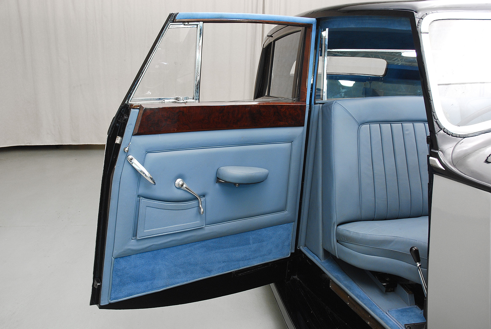 1957 rolls-royce silver wraith coachbuilt