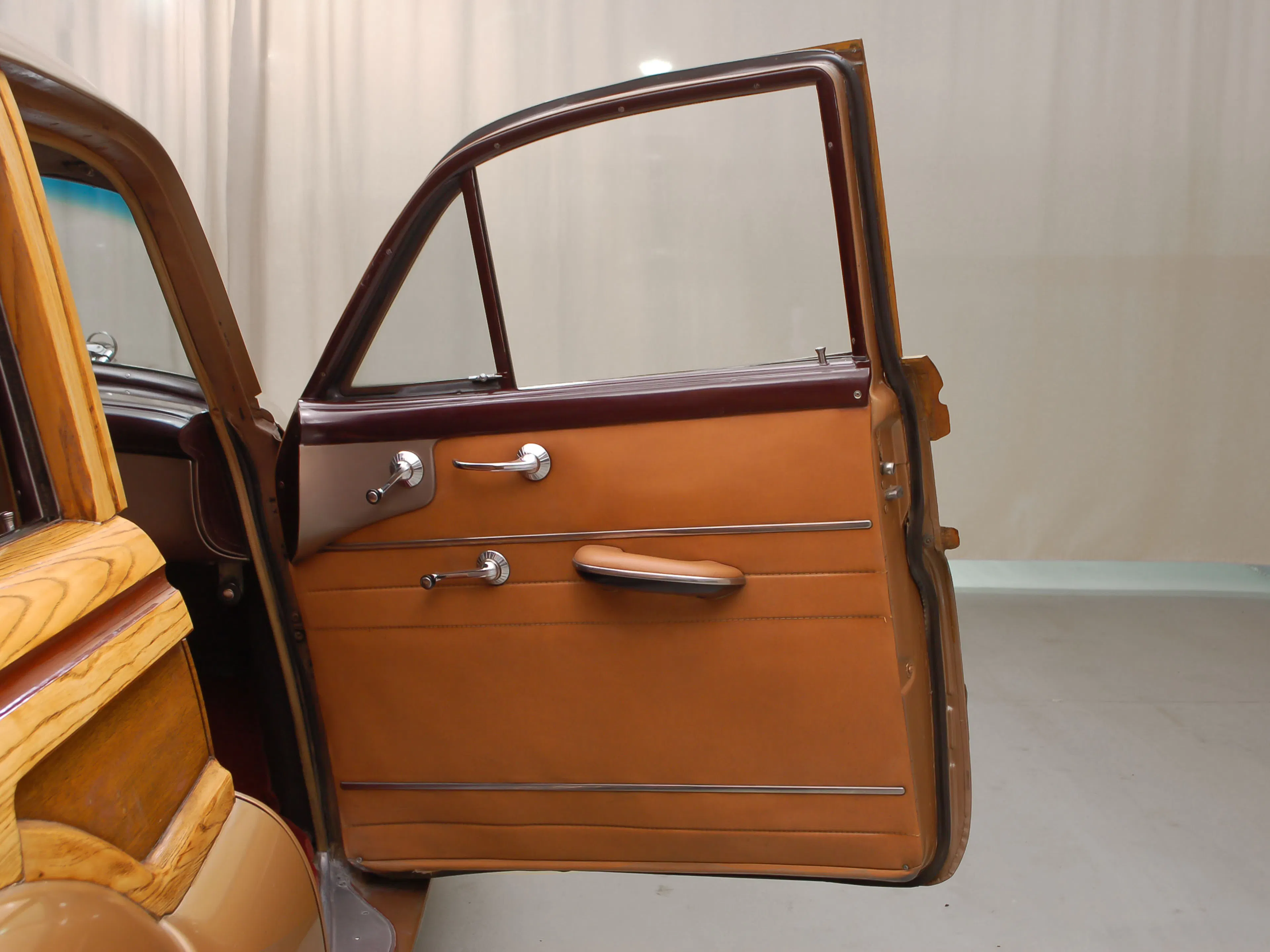 1952 Buick Roadmaster Model 79R 4dr Estate Wagon Courtesy of Hyman Ltd.