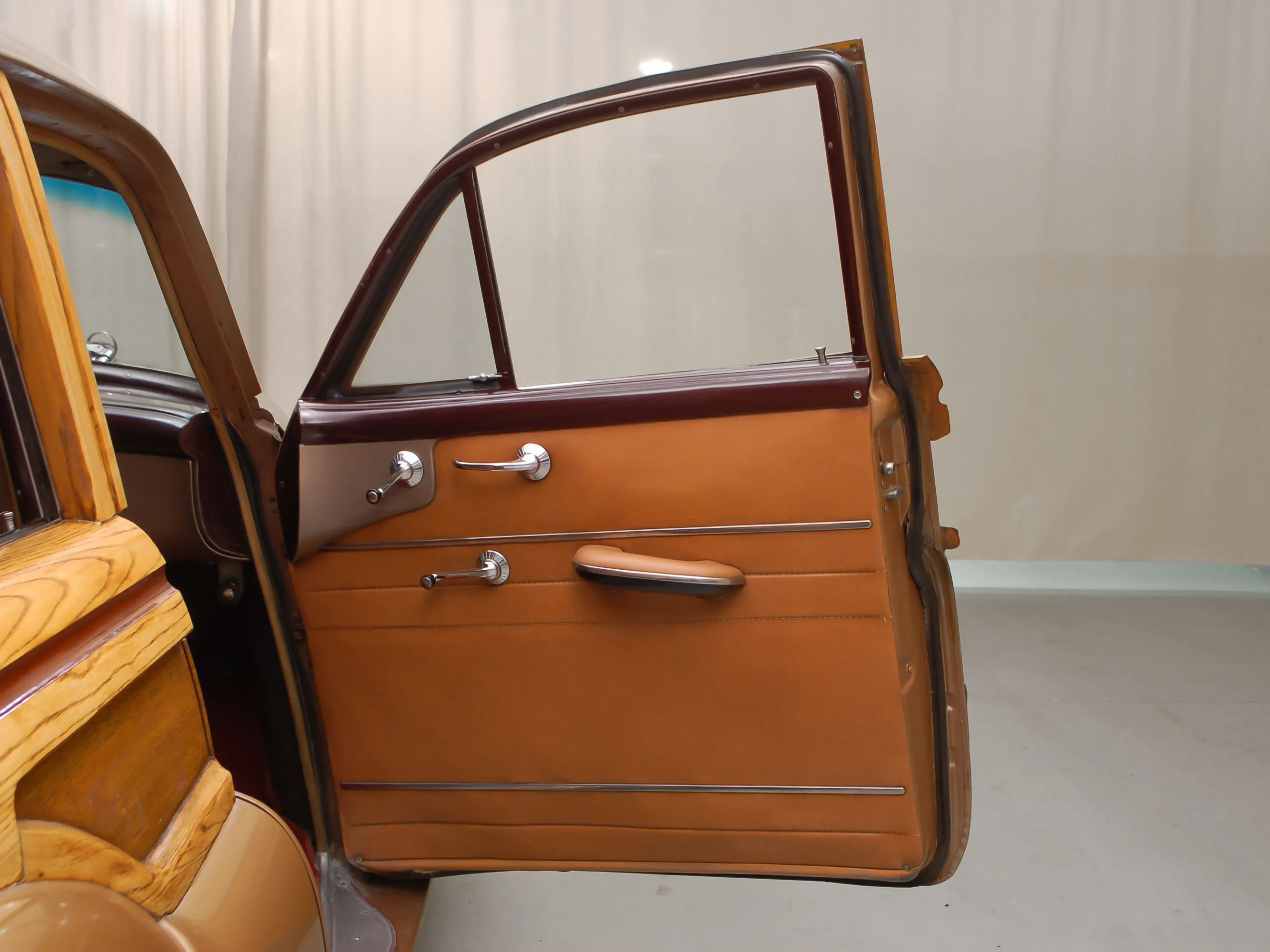 1952 Buick Roadmaster Model 79R 4dr Estate Wagon Courtesy of Hyman Ltd.