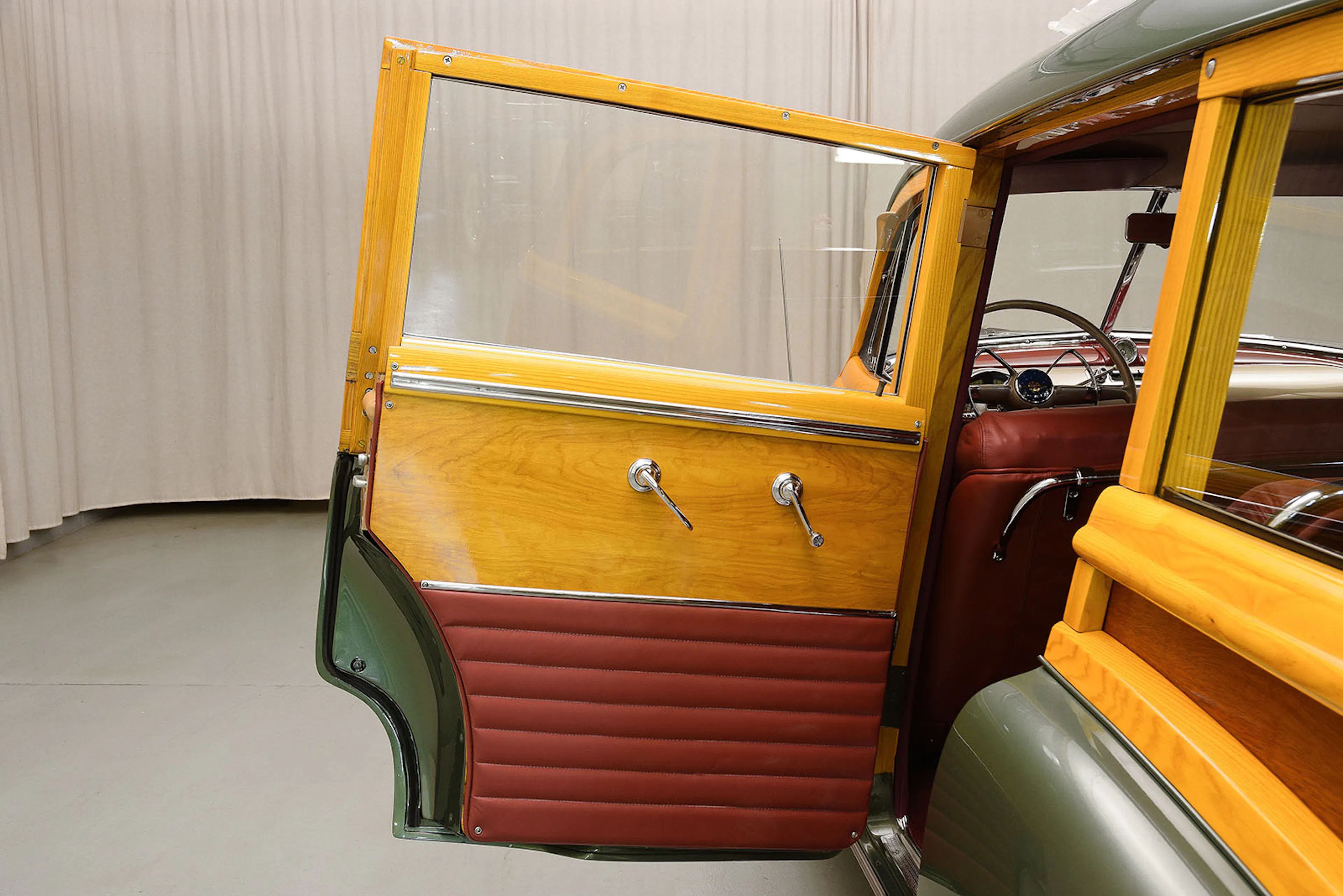 1949 Oldsmobile Series 88 Futuramic 4dr Station Wagon Courtesy of Hyman Ltd.