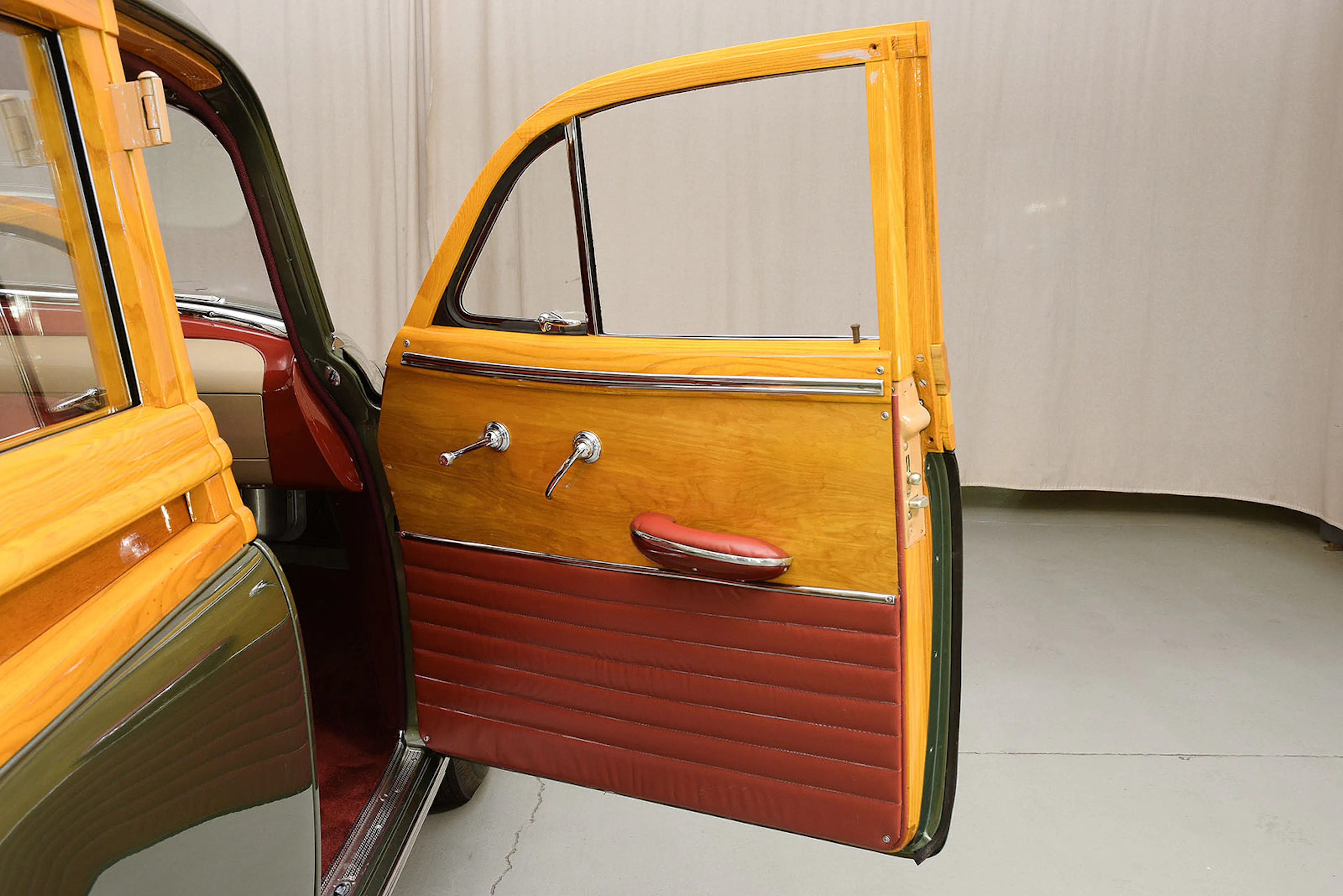 1949 Oldsmobile Series 88 Futuramic 4dr Station Wagon Courtesy of Hyman Ltd.