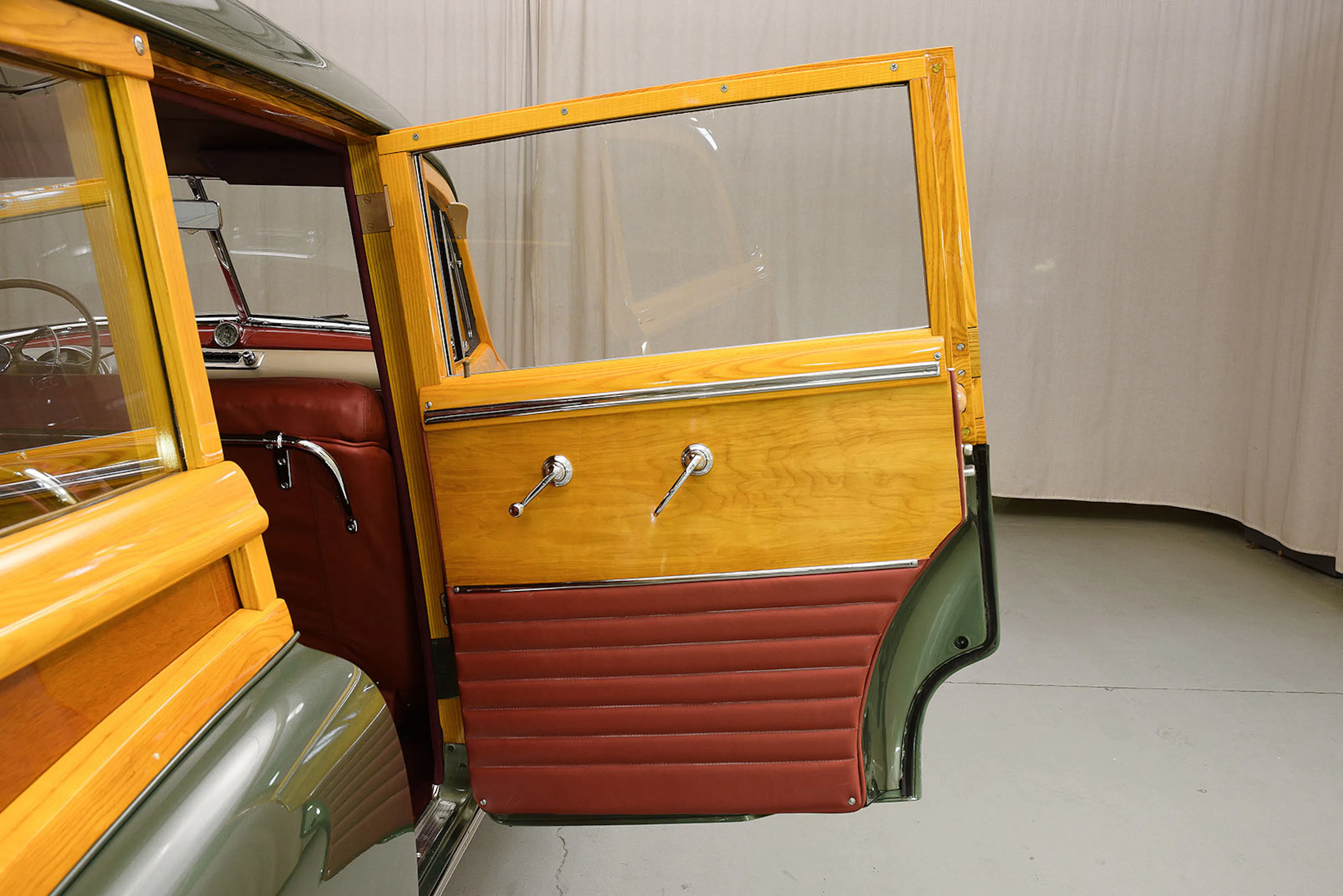 1949 Oldsmobile Series 88 Futuramic 4dr Station Wagon Courtesy of Hyman Ltd.