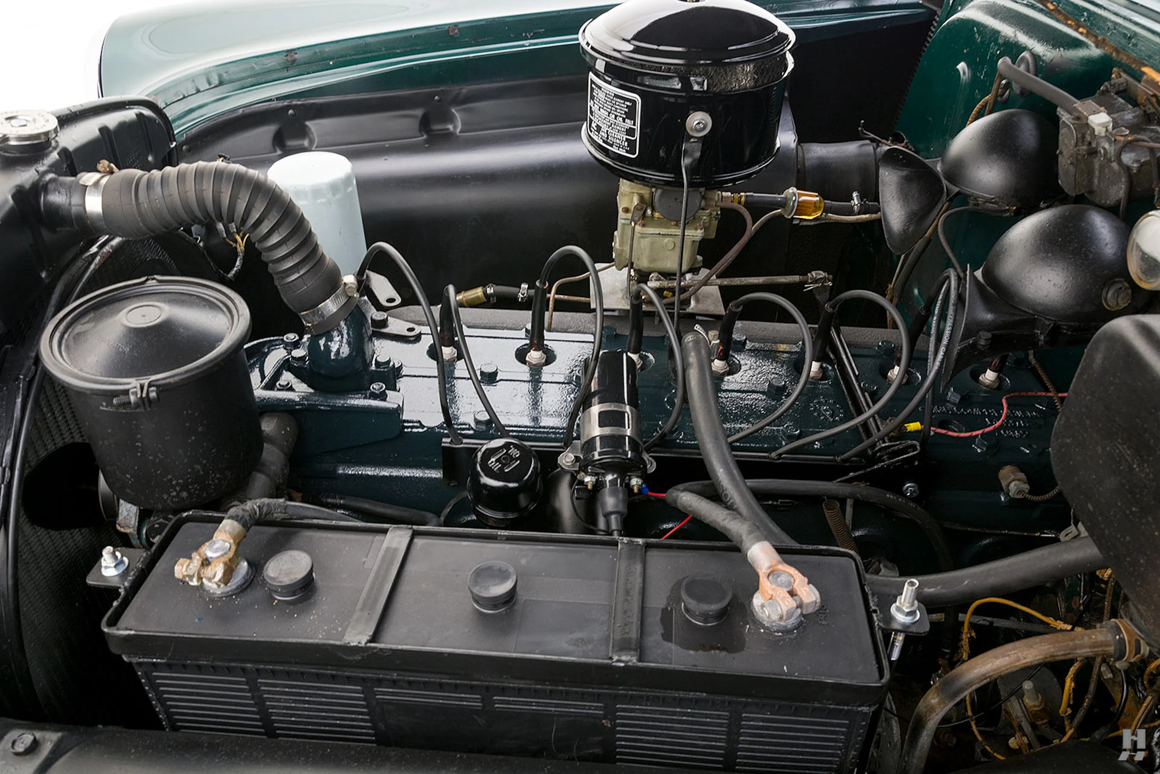 1953 Pontiac Chieftain Deluxe 4dr Station Wagon Courtesy of Hyman Ltd.